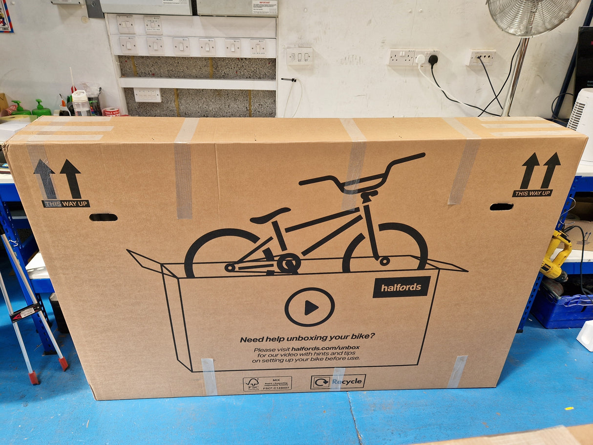 Carrera Subway 2 Men's 18 Speed Disc Brakes Hybrid Bike - 19" Medium - Black