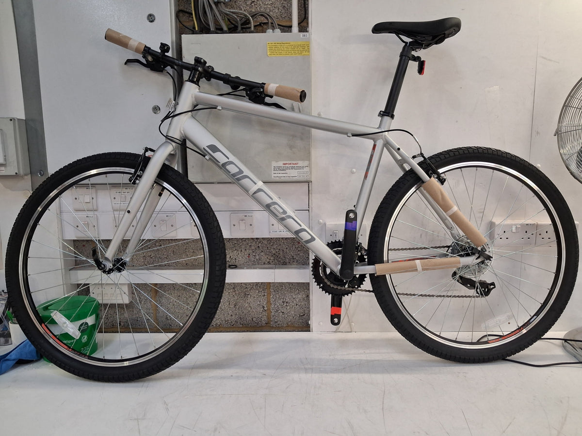 Carrera Parva Men's 14-Speed 27.5" Wheels Alloy Hybrid Bike - Large - Silver