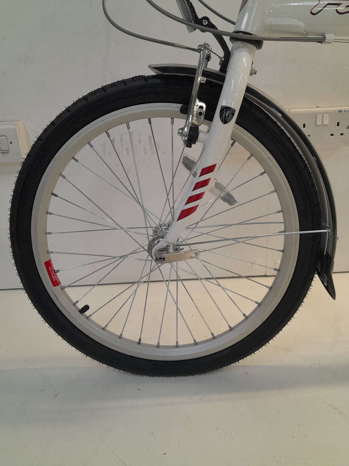 Falcon Go-to Unisex 20" Wheel 7-Speed Compact Alloy Folding Bike - White