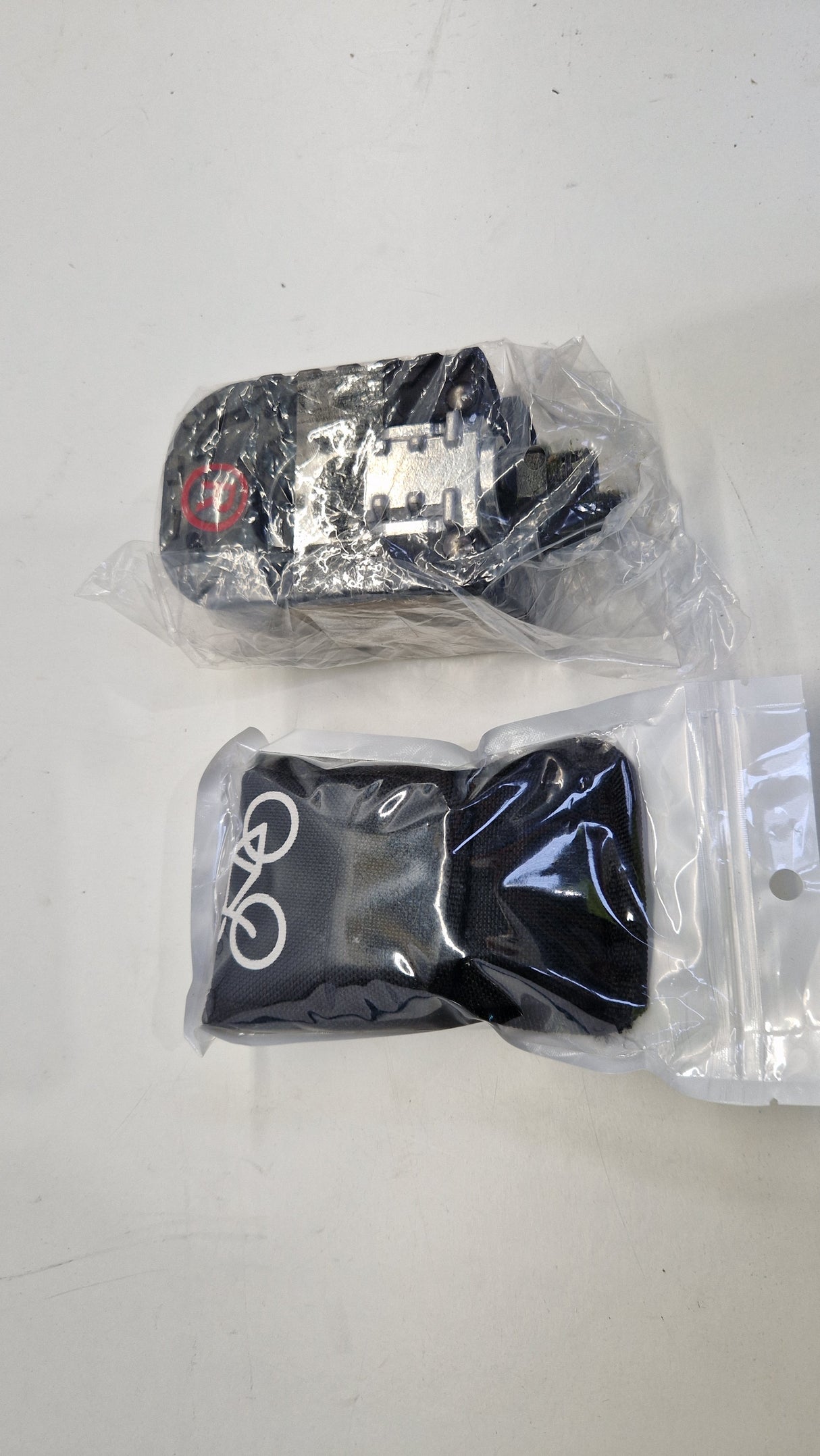 Falcon Go-to Unisex 20" Wheel 7-Speed Compact Alloy Folding Bike - White