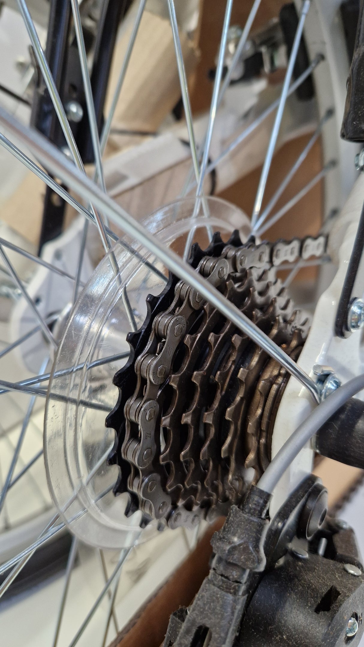 Falcon Go-to Unisex 20" Wheel 7-Speed Compact Alloy Folding Bike - White