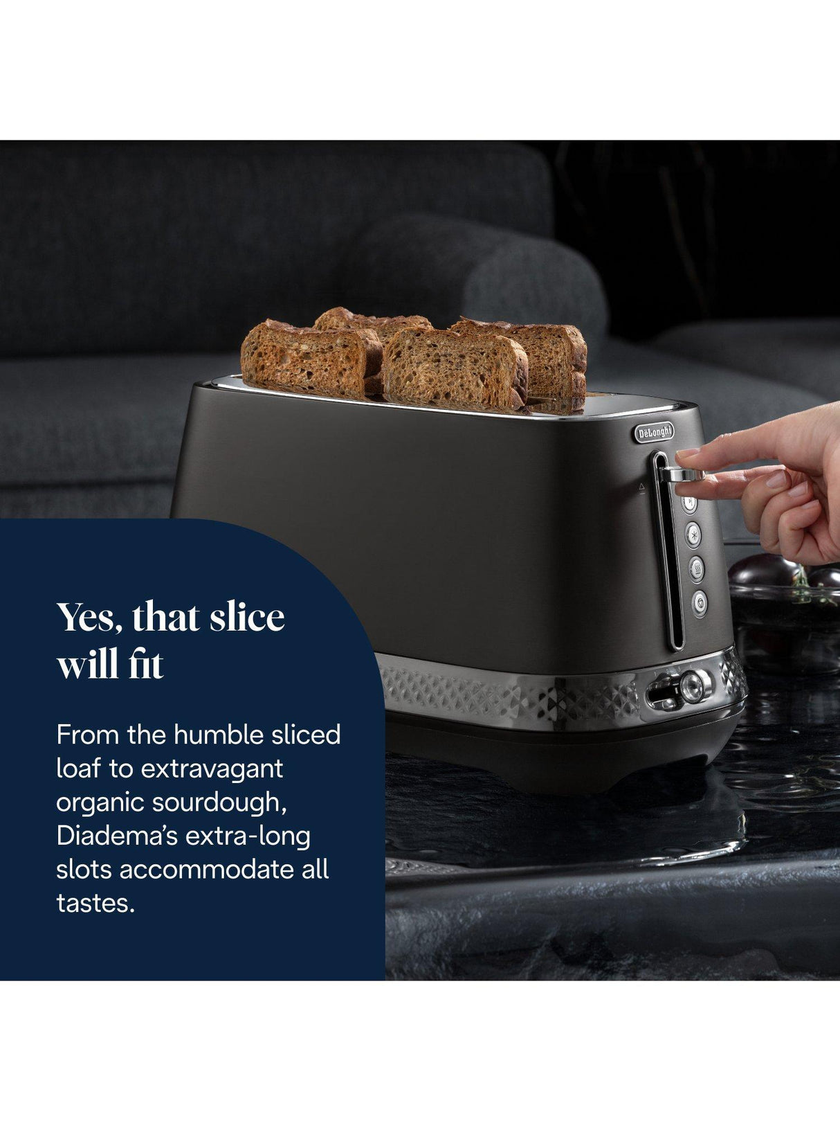 De'Longhi Diadema CTV3003 Long 2 Slot Countertop 1500W Toaster - Black