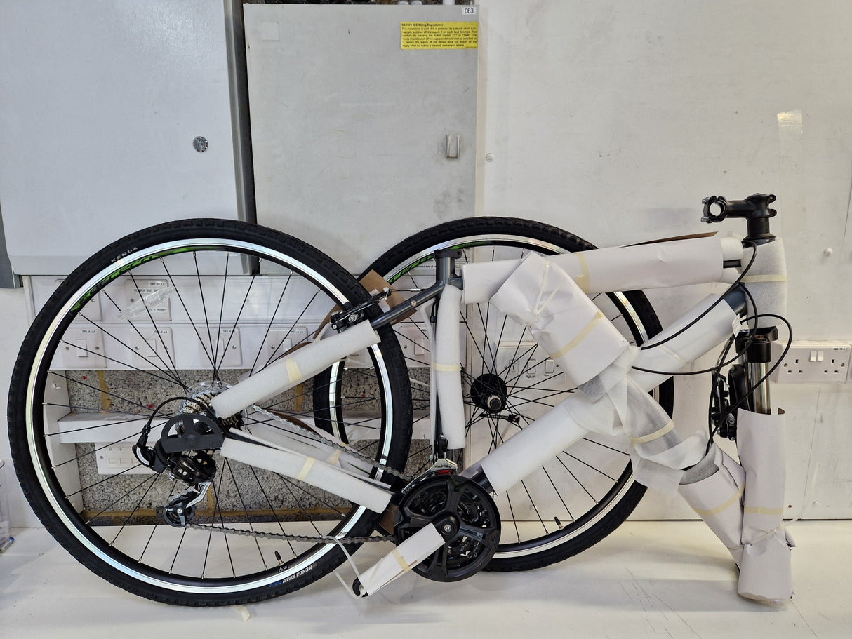 Carrera Endeavour Men's 21-Speed Lightweight Hybrid Bike Medium 19'' - Grey
