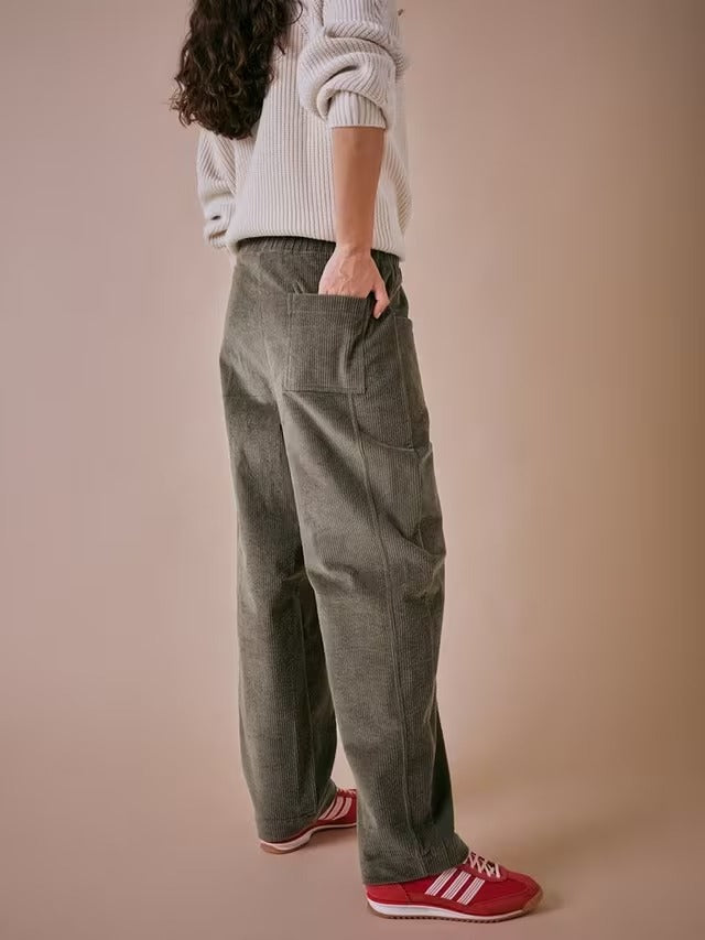 Cape Cove Women's Regular Mid-Rise Barrel Leg Corduroy Trousers - Green - XS