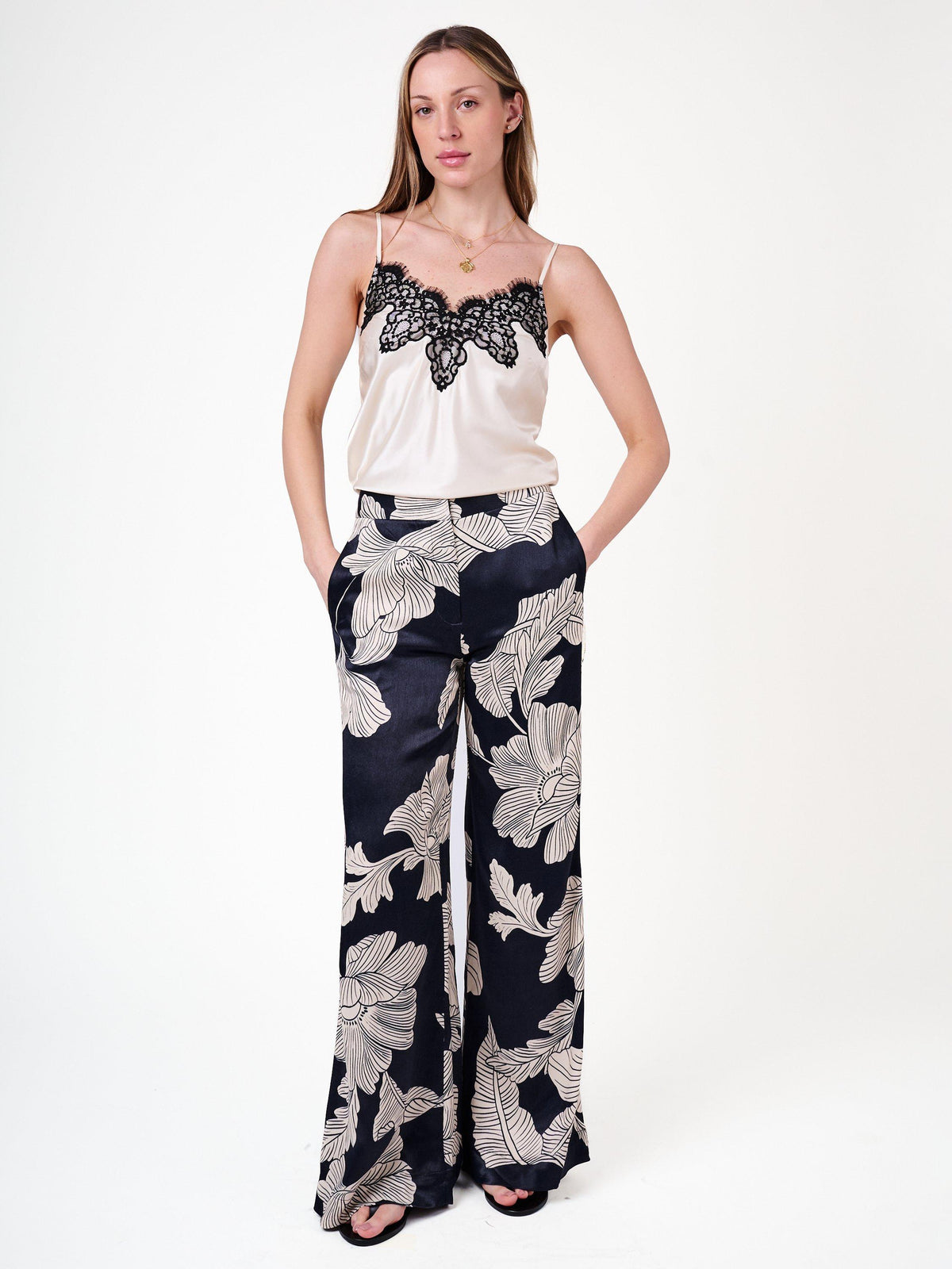 Amanda Wakeley Pippa Floral Print Wide Leg Tailored Trousers 14 Black/White