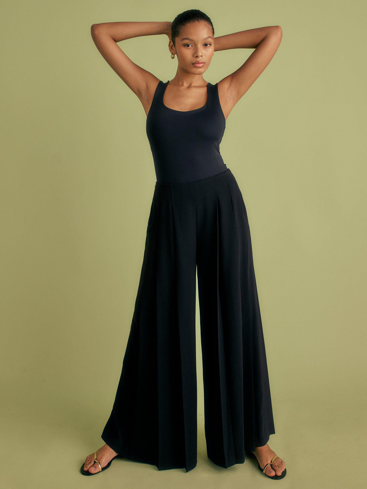FLORERE Women's Deep Pleat High Rise Wide Leg Trousers - Black - UK 10