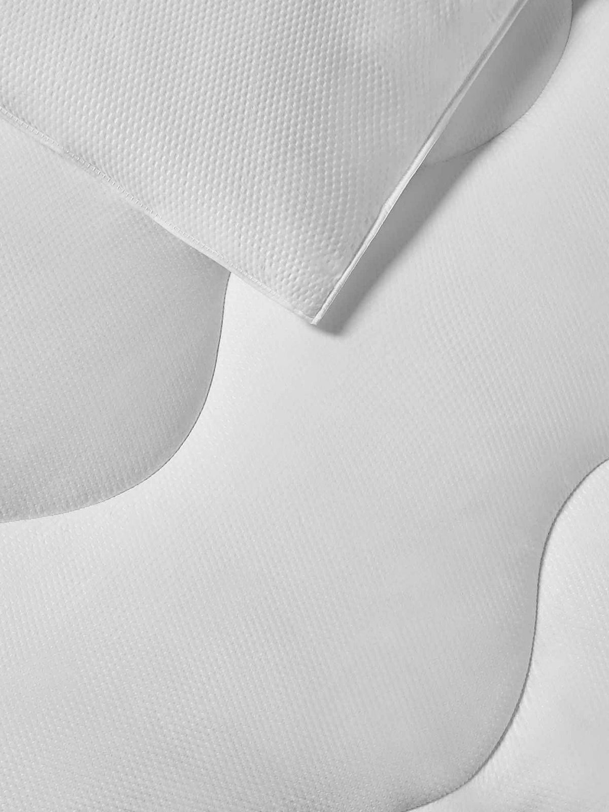 The Fine Bedding Company Breathe 4.5 + 9 Tog All Seasons 3-in-1 Duvet - King
