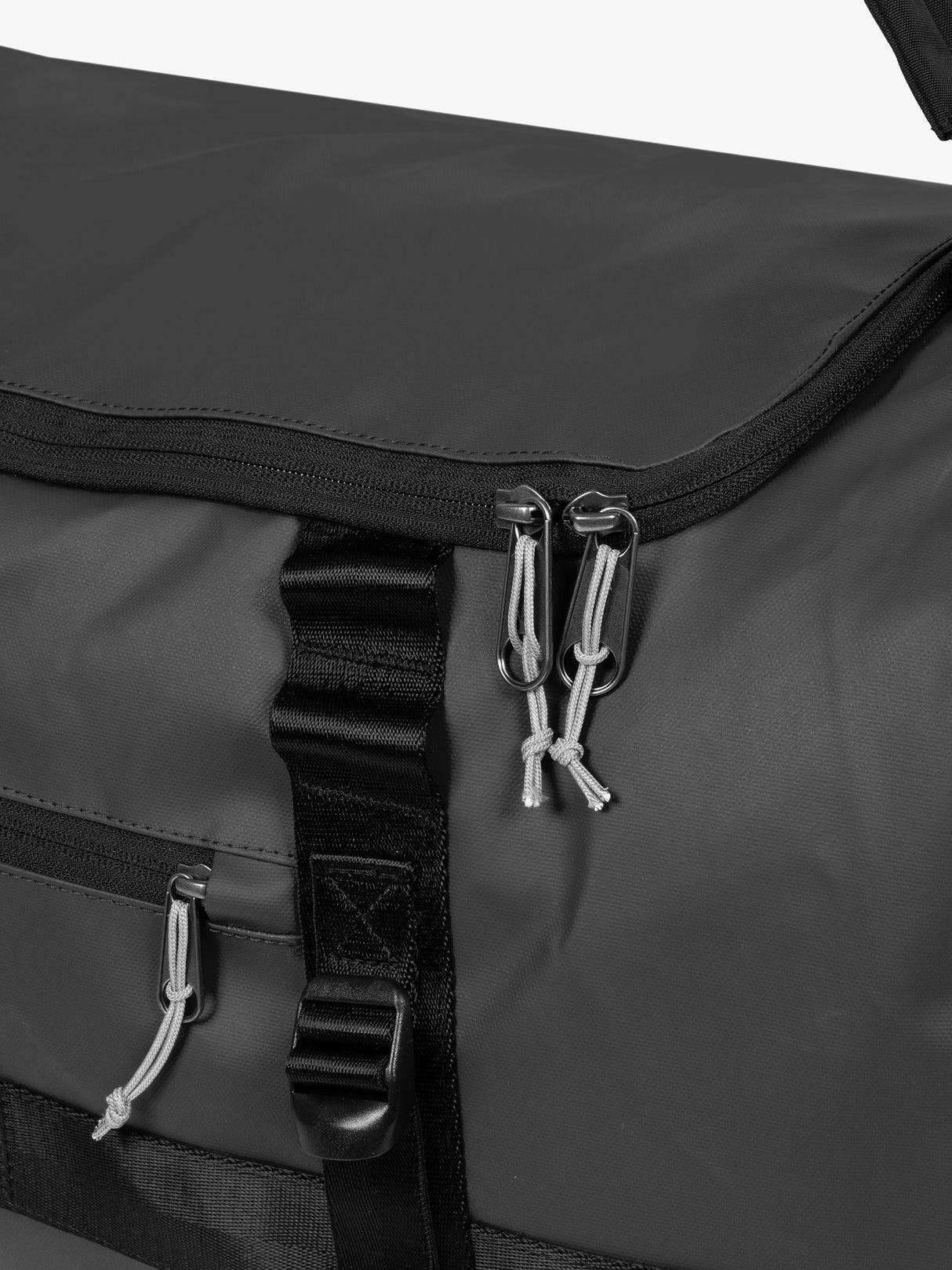 Eastpack Medium Travel Sports Gym Weekend Holdall Duffle Bag - Tarp Black