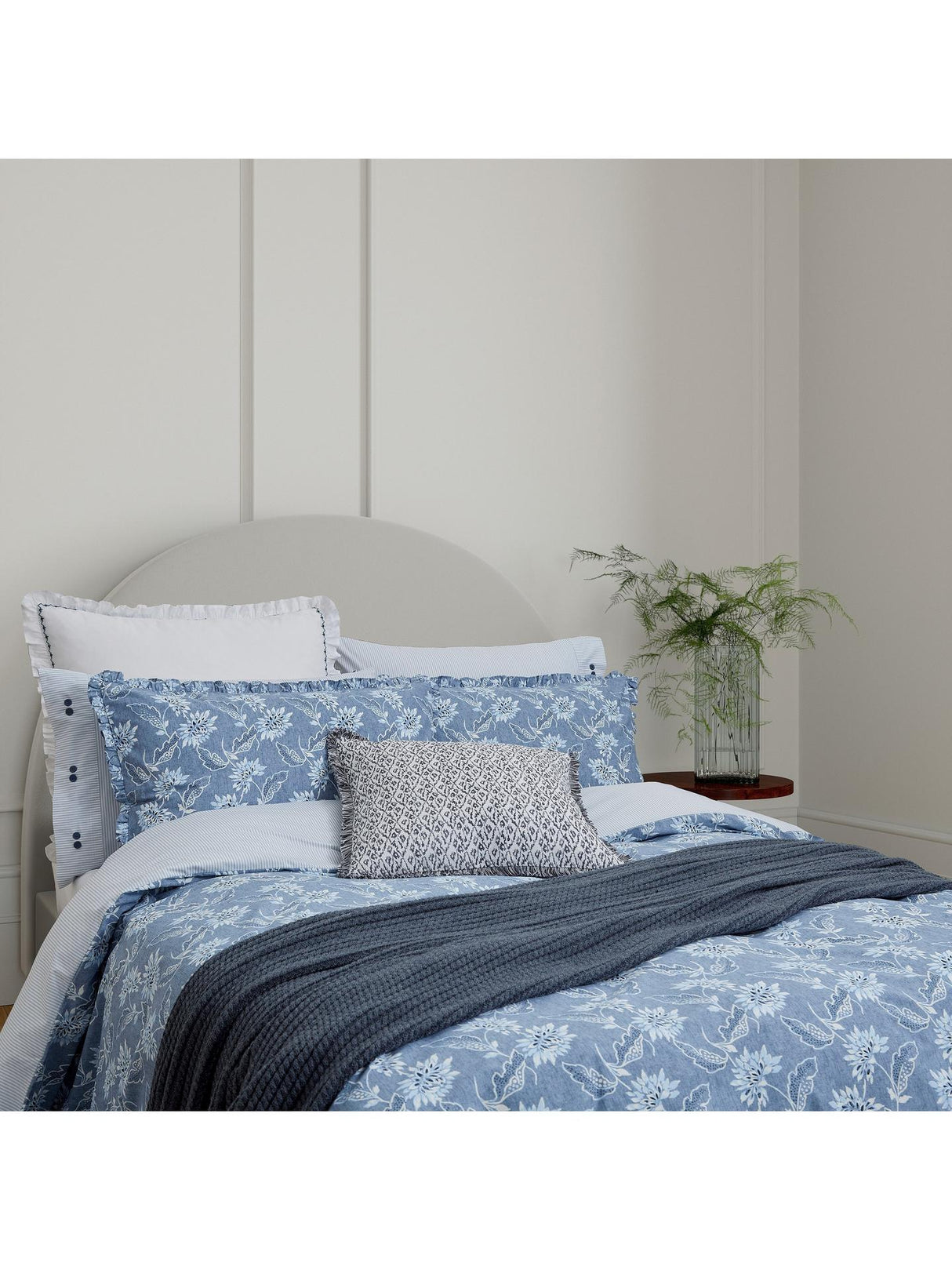 Bedeck of Belfast Floral Cotton Super King Duvet Cover Set - Blue Chambray