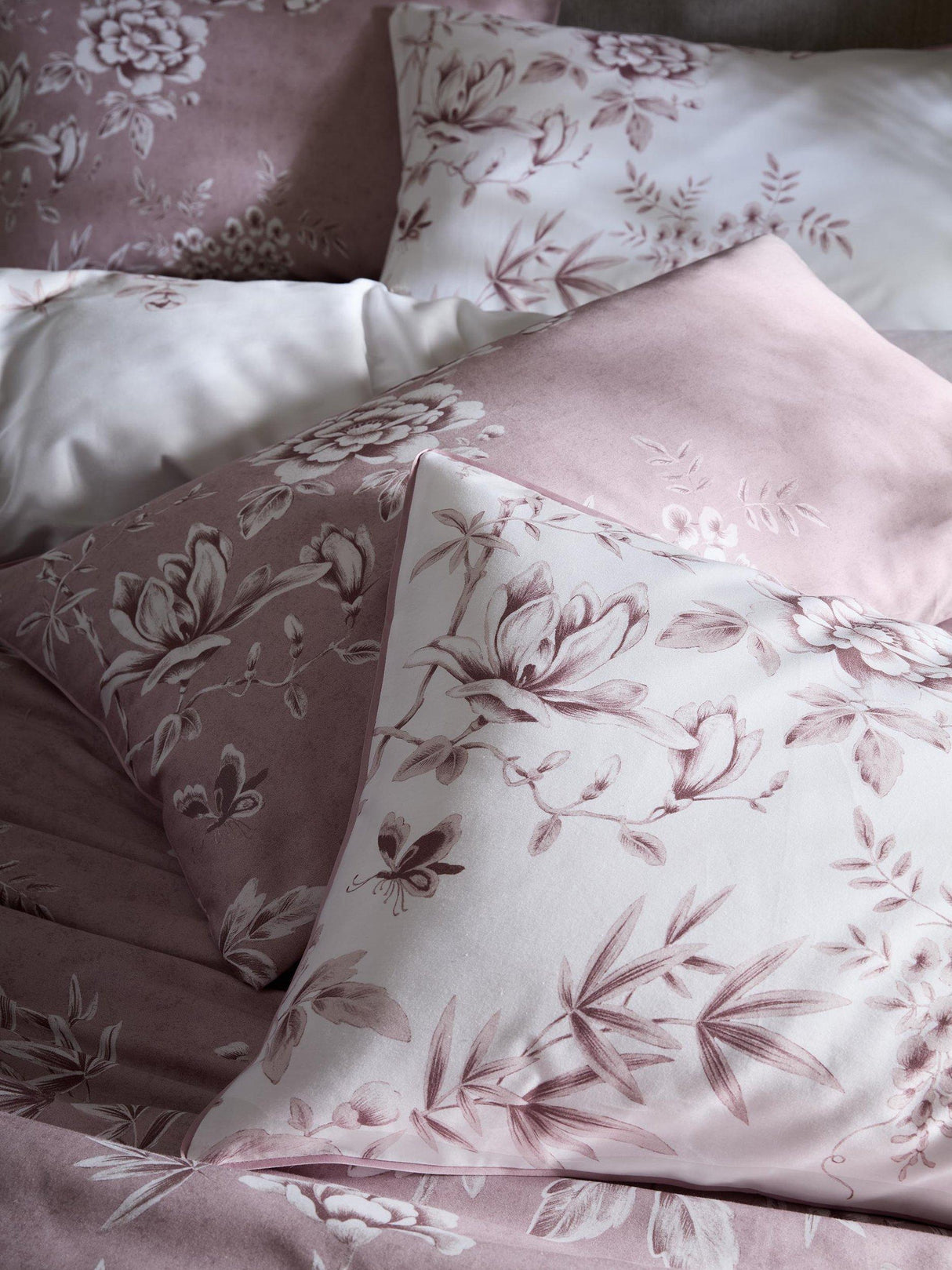 Laura Ashley Rowsham Floral Garden 220TC Cotton Duvet Cover Set King - Blush