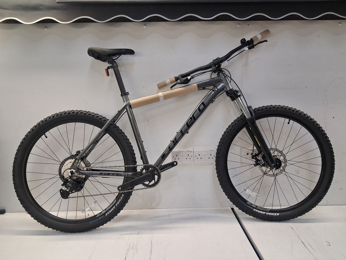 Carrera Vengeance Trail 8-Speed MTB 27.5in Mountain Bike - 20in Large - Grey