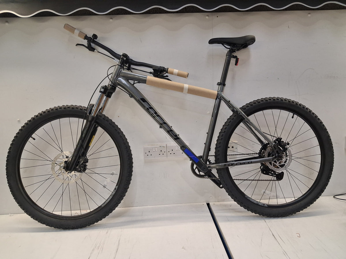 Carrera Vengeance Trail 8-Speed MTB 27.5in Mountain Bike - 20in Large - Grey