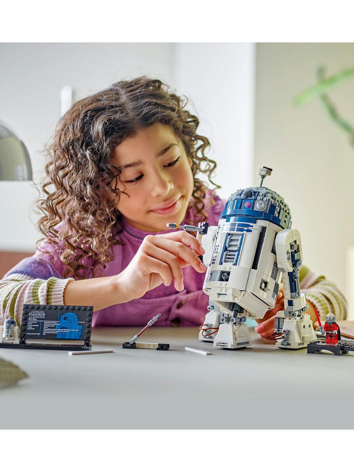 LEGO Star Wars 75379 R2-D2 Creative Fantasy Construction Set 1050 Pieces