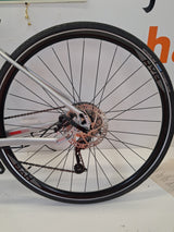 Boardman HYB 8.6 Mens 18-Speed Hydraulic Brakes Hybrid Bike - Silver - Small