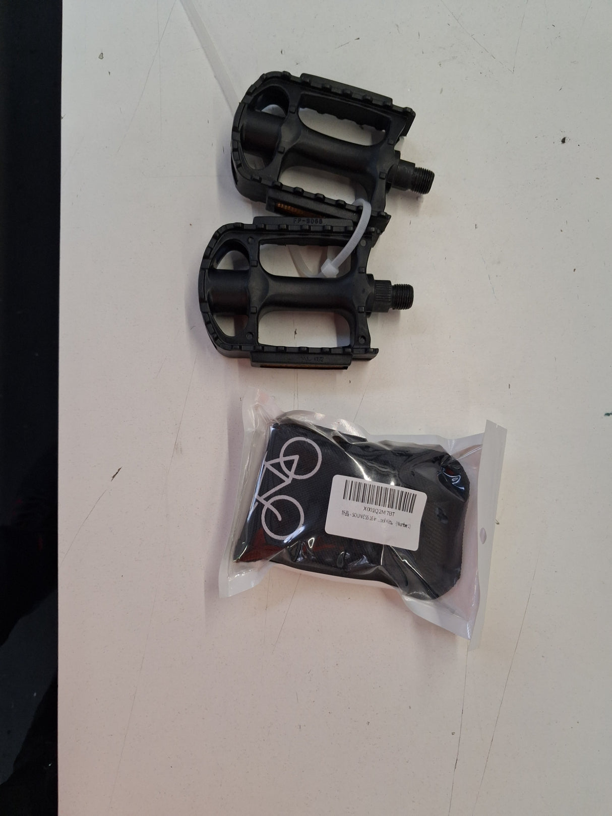 Boardman HYB 8.6 Mens 18-Speed Hydraulic Brakes Hybrid Bike - Silver - Small