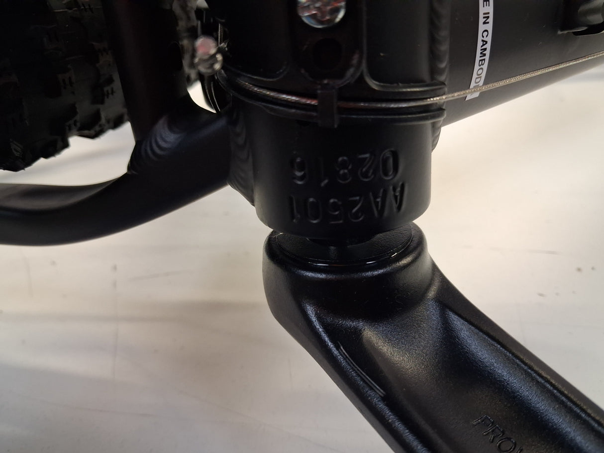 Carrera Hellcat Mens 16 Speed Hydraulic Disc Mountain Bike - Black - 20'' L