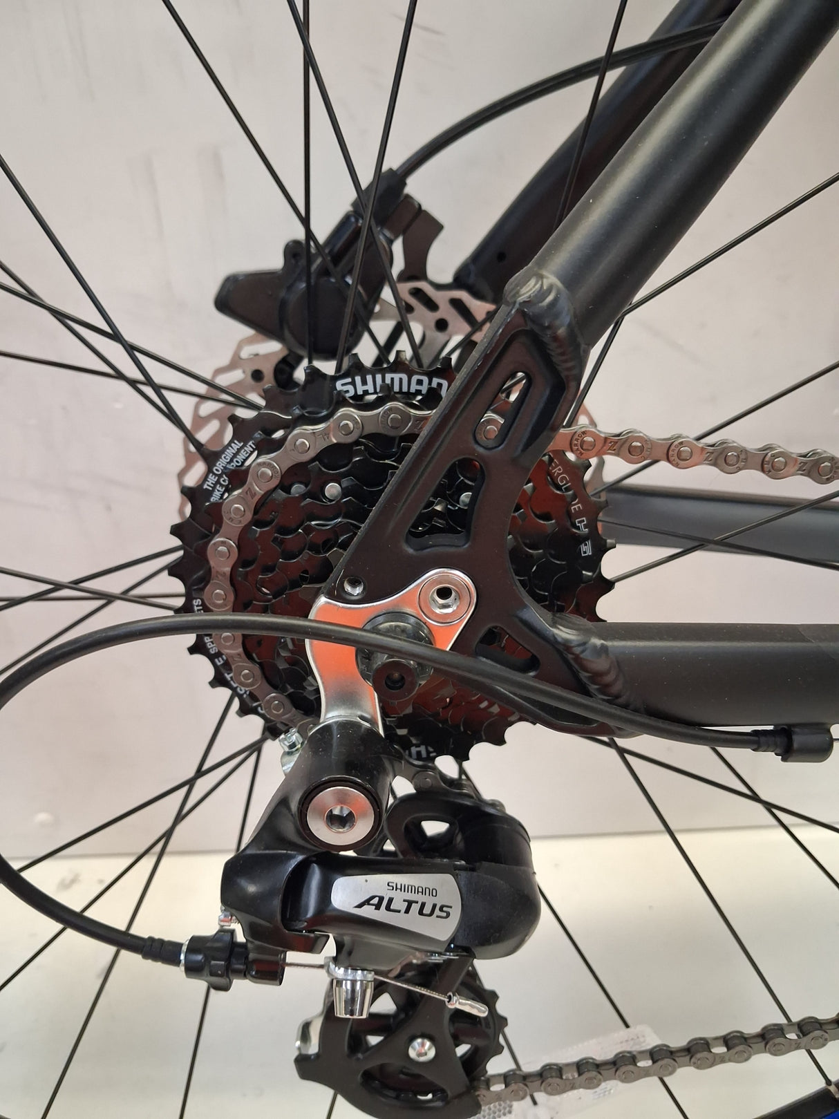 Carrera Hellcat Mens 16 Speed Hydraulic Disc Mountain Bike - Black - 20'' L