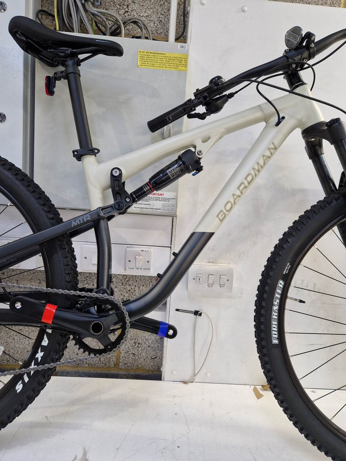Boardman MTR 8.8 Unisex Full Suspension 29in Mountain Bike Small Cream/Black
