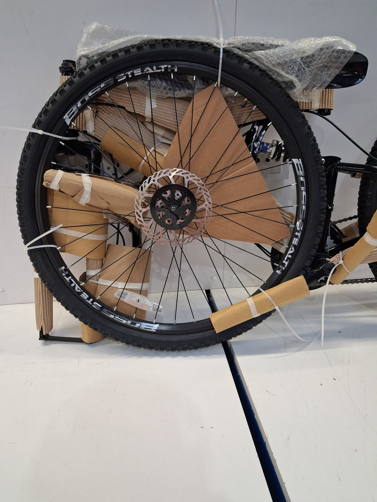 Boss Stealth Mens Full Suspension 21 Speed Mountain Bike - Black - Medium