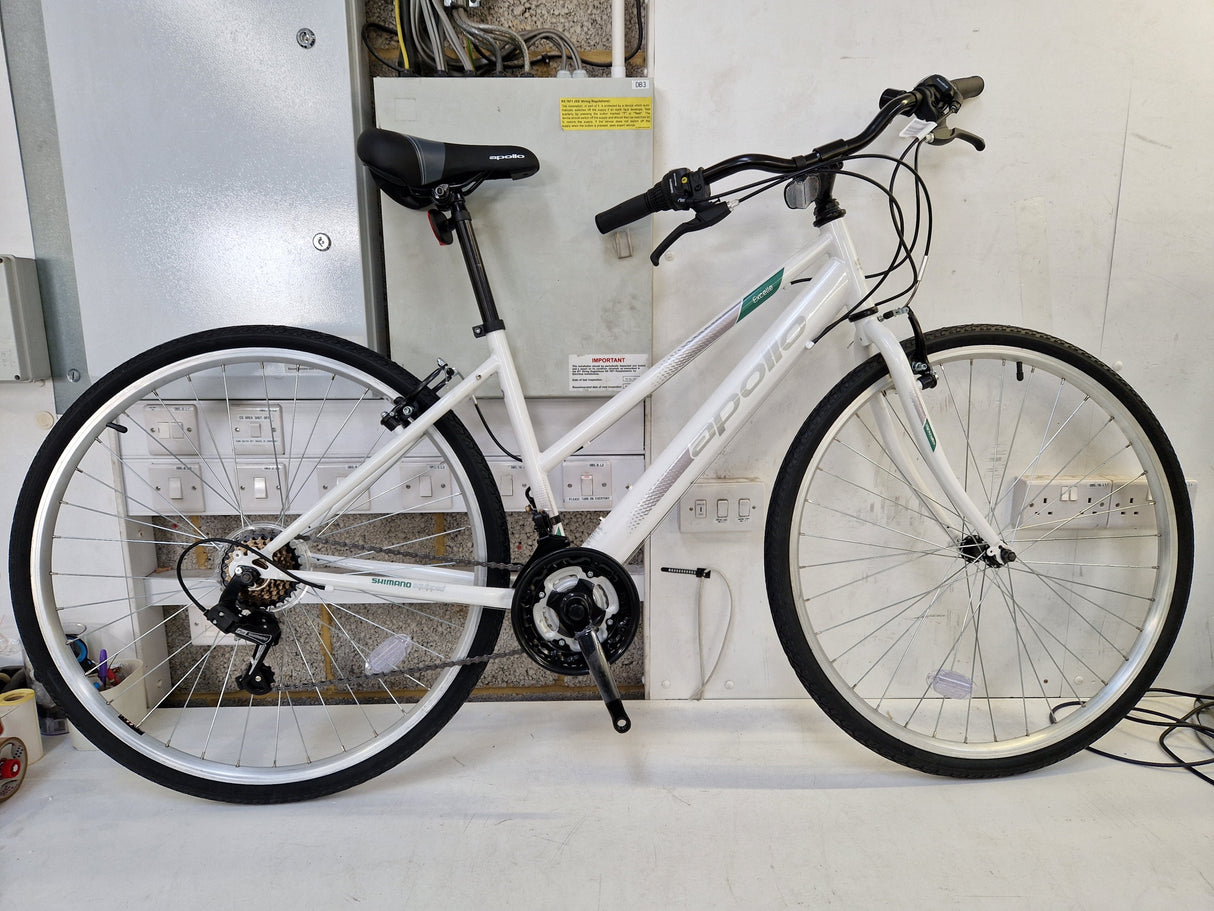 Apollo Excelle 18-Speed V-Brake Womens Hybrid Bike - Small - White/Green