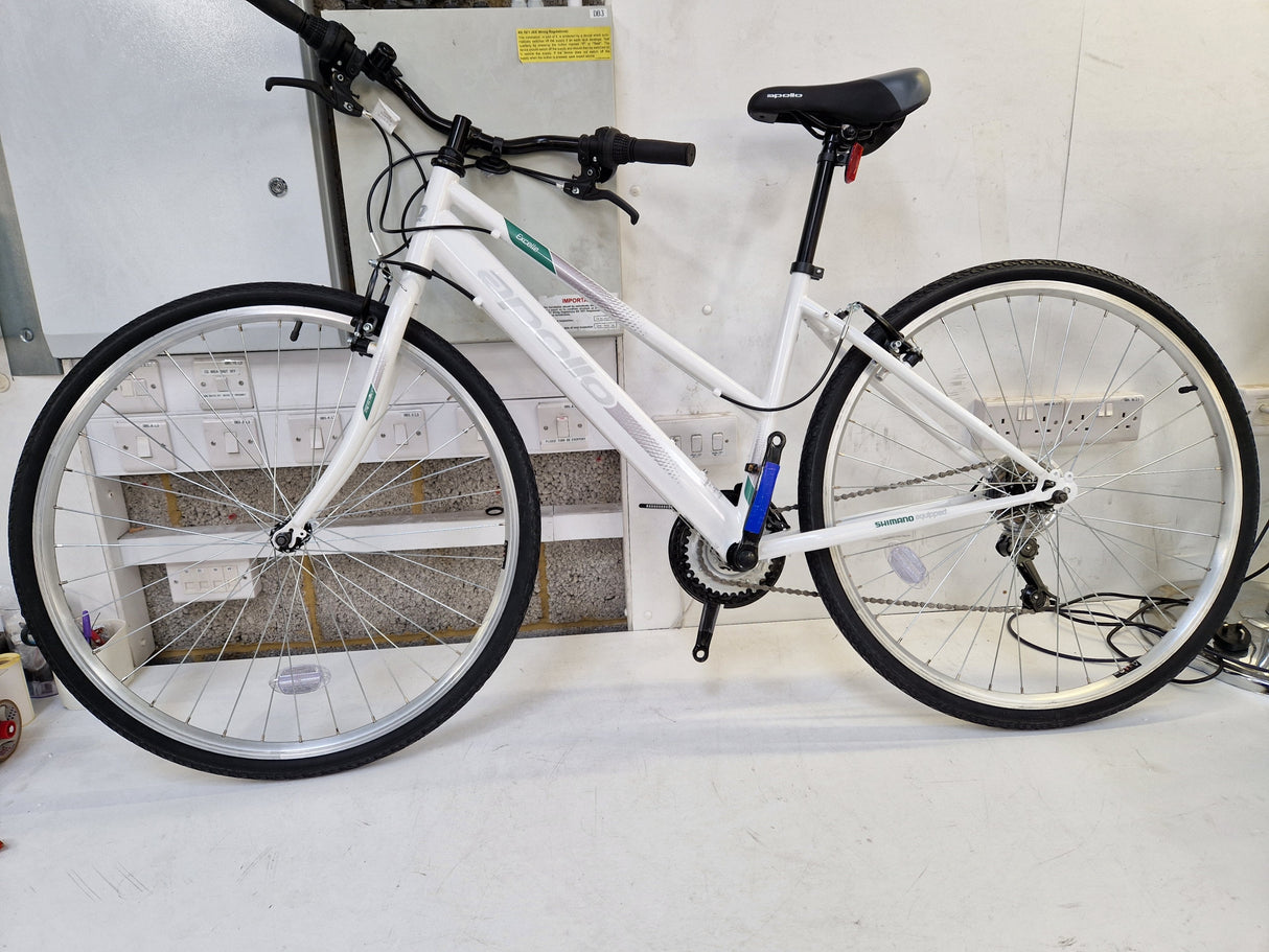 Apollo Excelle 18-Speed V-Brake Womens Hybrid Bike - Small - White/Green