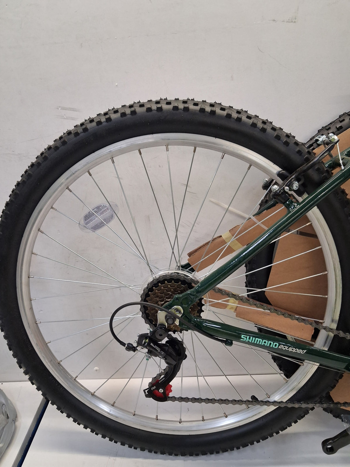 Apollo Jewel 18" Wheels V-Brake 18 Speed Womens Green Mountain Bike - Large