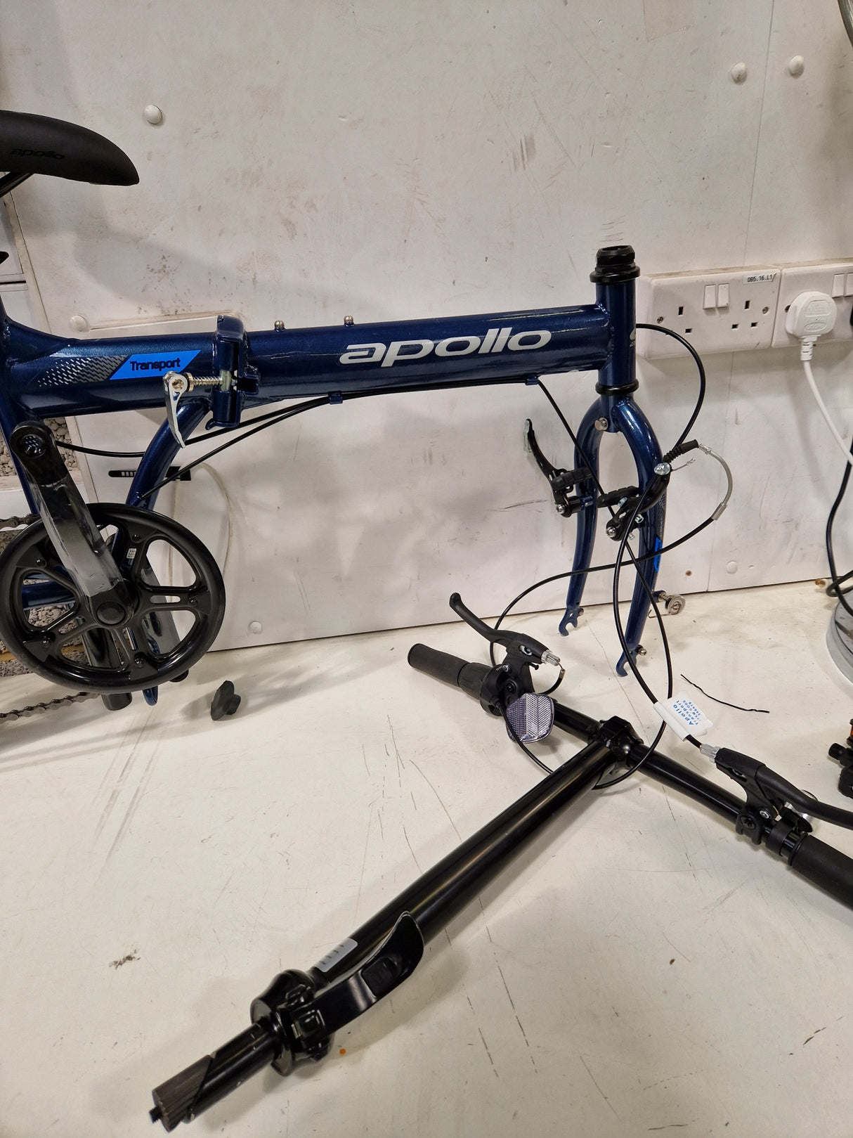 Apollo Transport Compact Folding 20" Wheels Steel Frame 6-Speed Bike - Navy