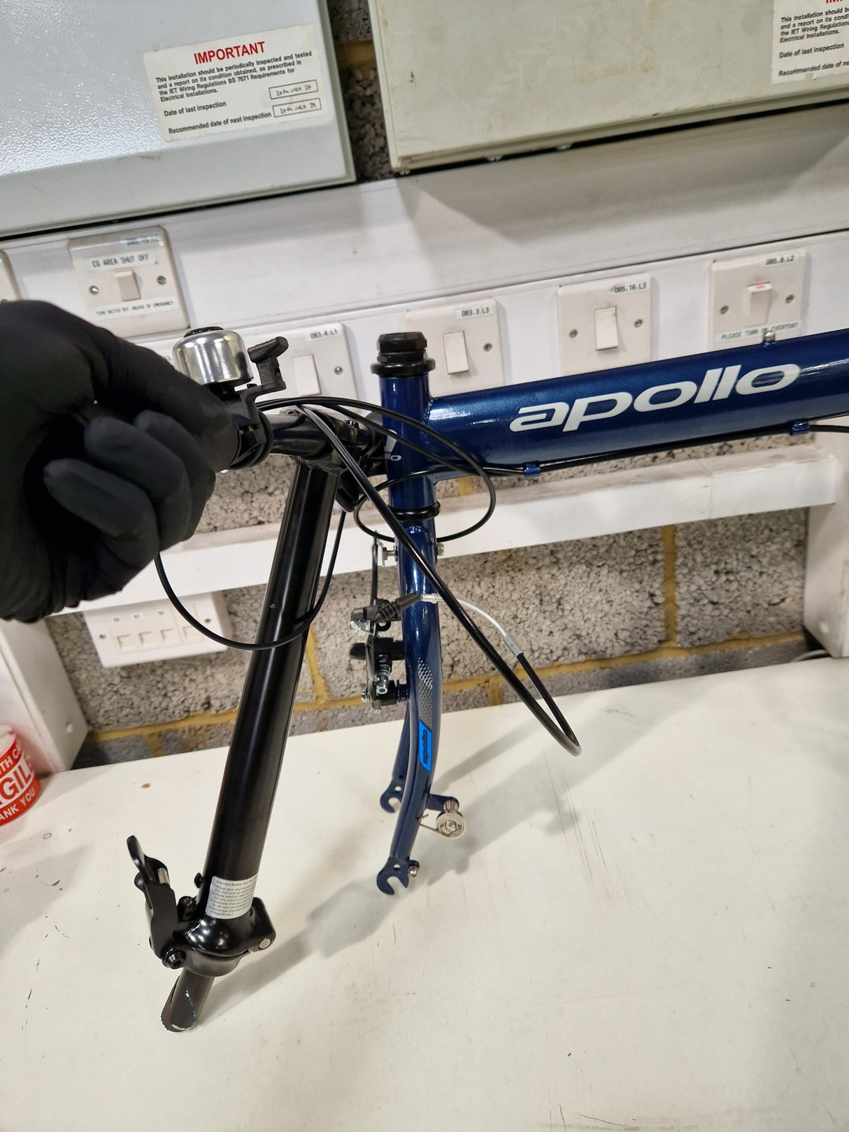 Apollo Transport Compact Folding 20" Wheels Steel Frame 6-Speed Bike - Navy