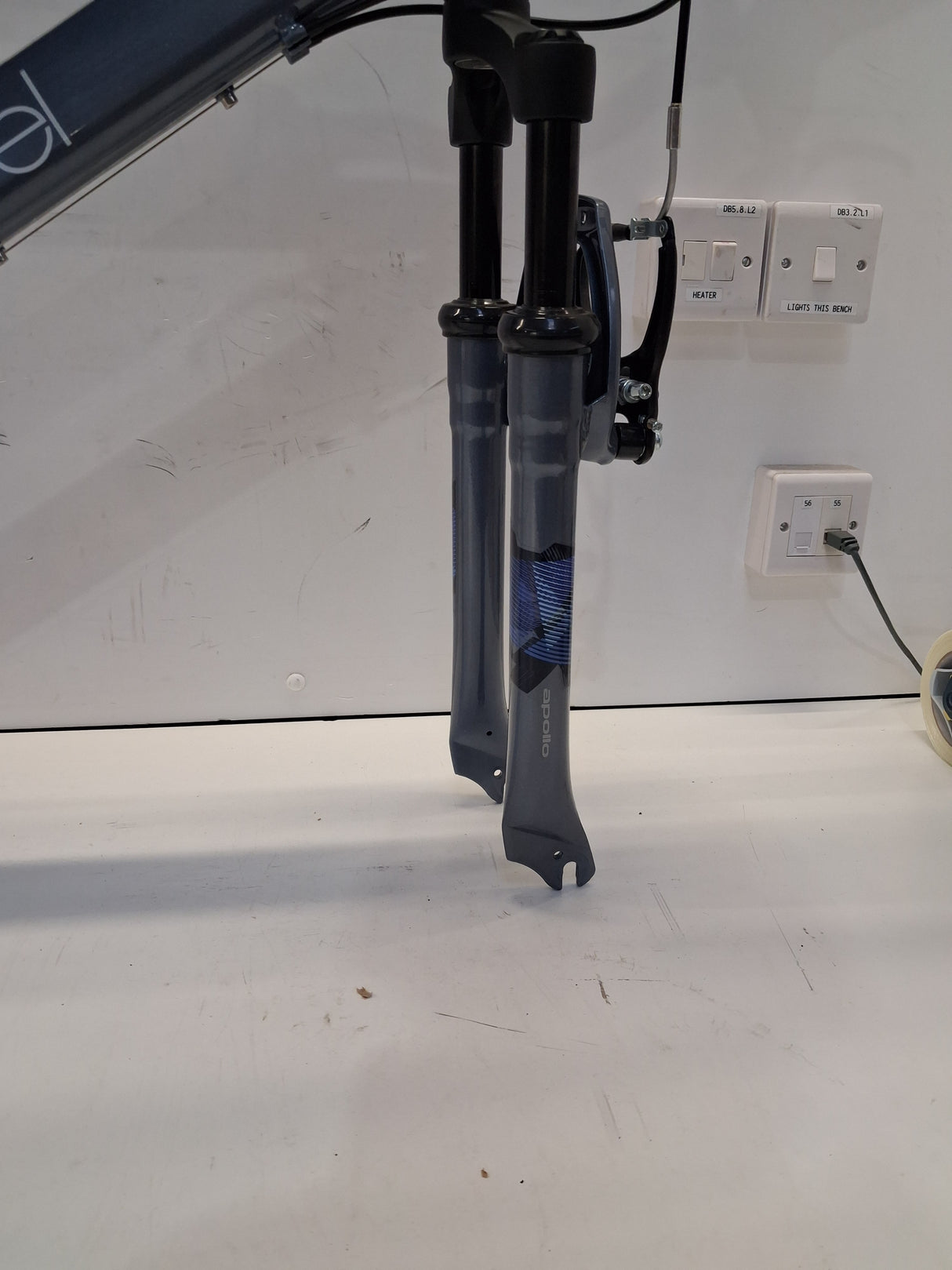 Apollo Jewel Womens 18-Speed Mountain Bike - Silver/Blue - Large 20'' Frame