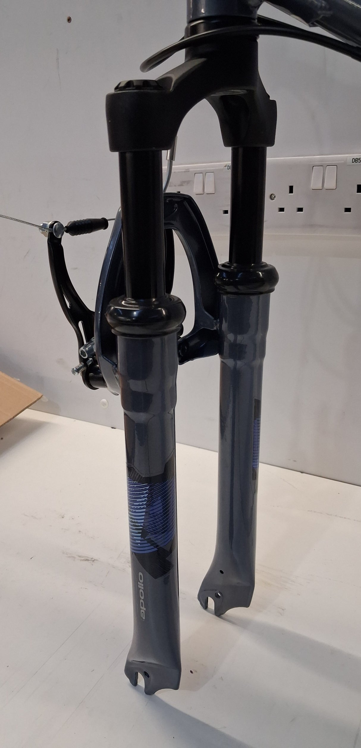 Apollo Jewel Womens 18-Speed Mountain Bike - Silver/Blue - Large 20'' Frame