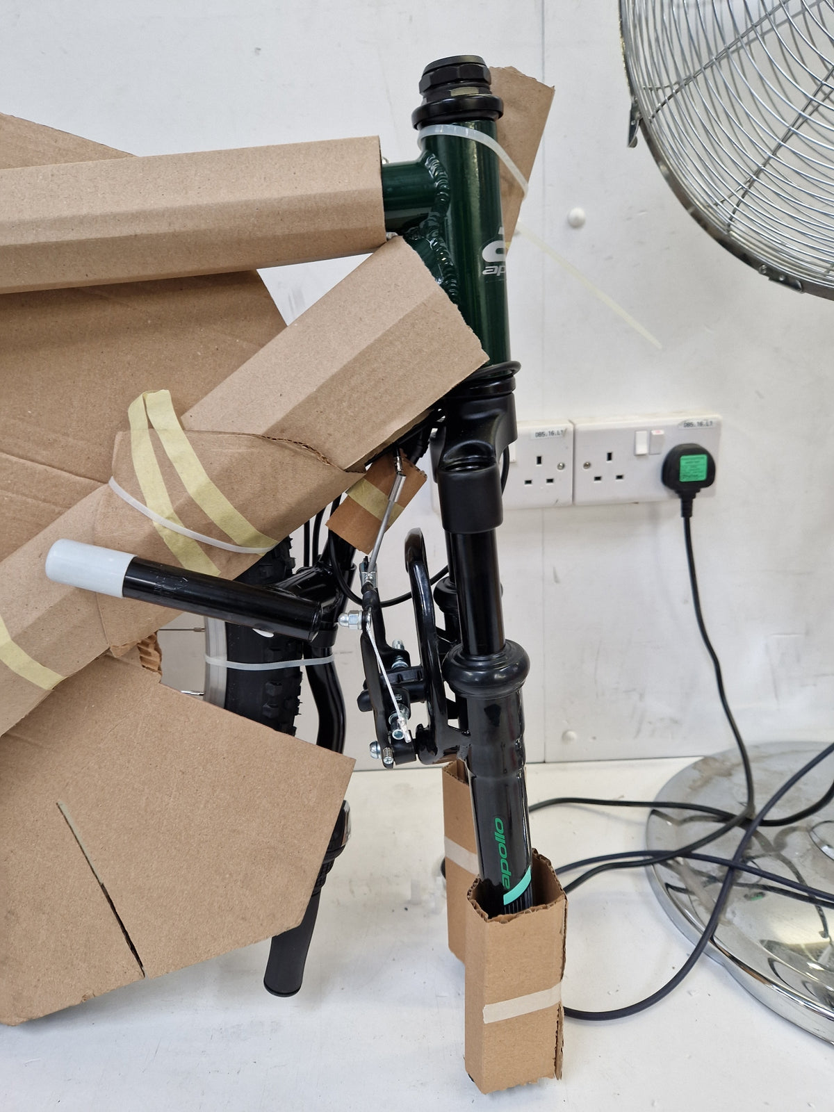 Apollo Jewel 18in-Wheels V-Brake 18 Speed Womens Mountain Bike - Large Green