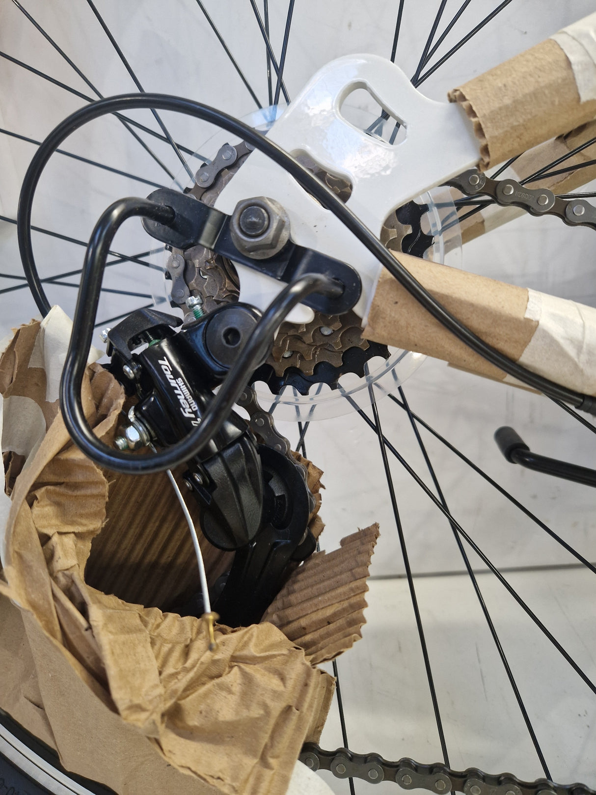 Huffy Extent Unisex 18-Speed Mountain Bike - Gloss White - Medium Frame