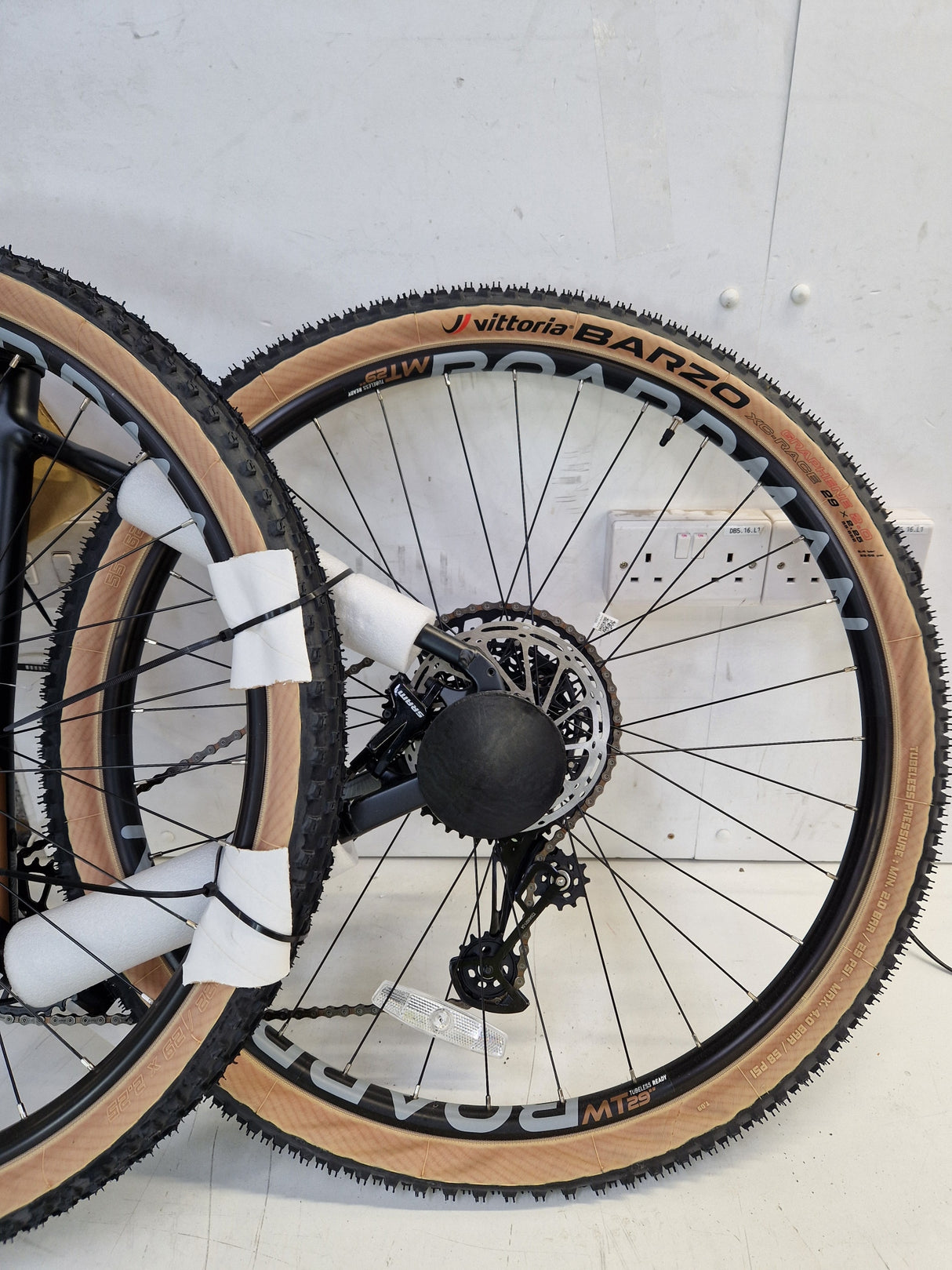 Boardman MHT 8.9 12 Speed Hydraulic Brakes Mountain Bike - Black - Large