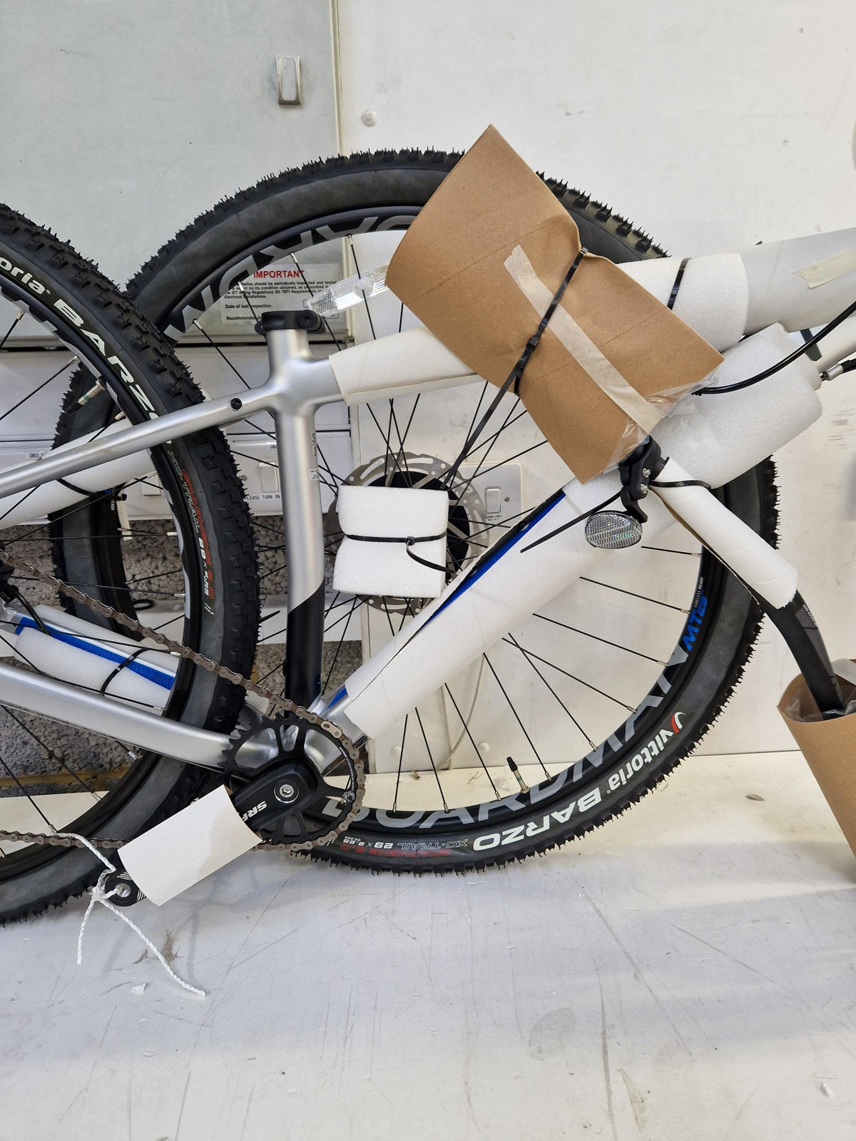Boardman MHT 8.8 Hardtail 11-Gears Dic Brake Mountain Bike - Small - Silver 