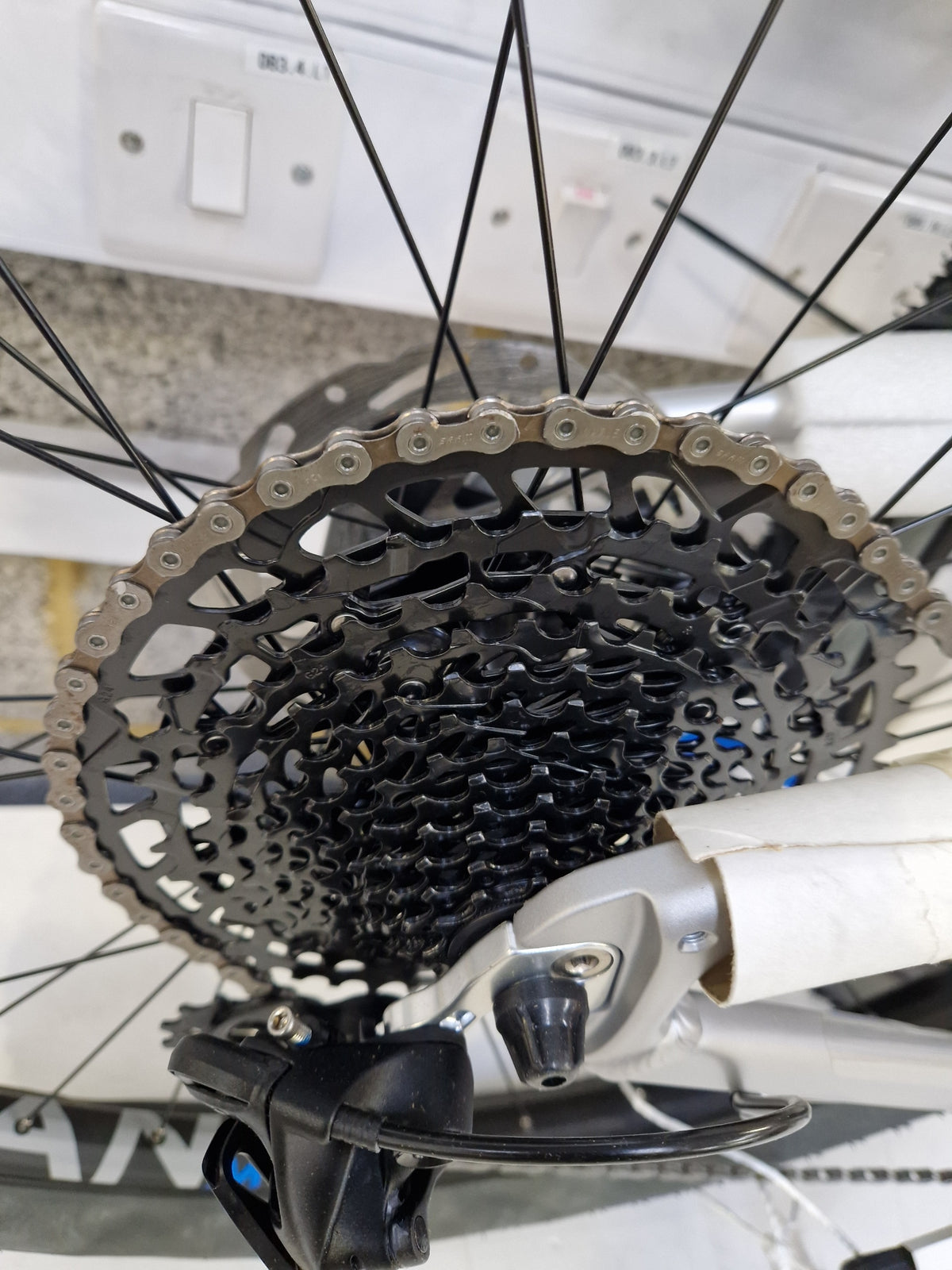 Boardman MHT 8.8 Hardtail 11-Gears Dic Brake Mountain Bike - Small - Silver 
