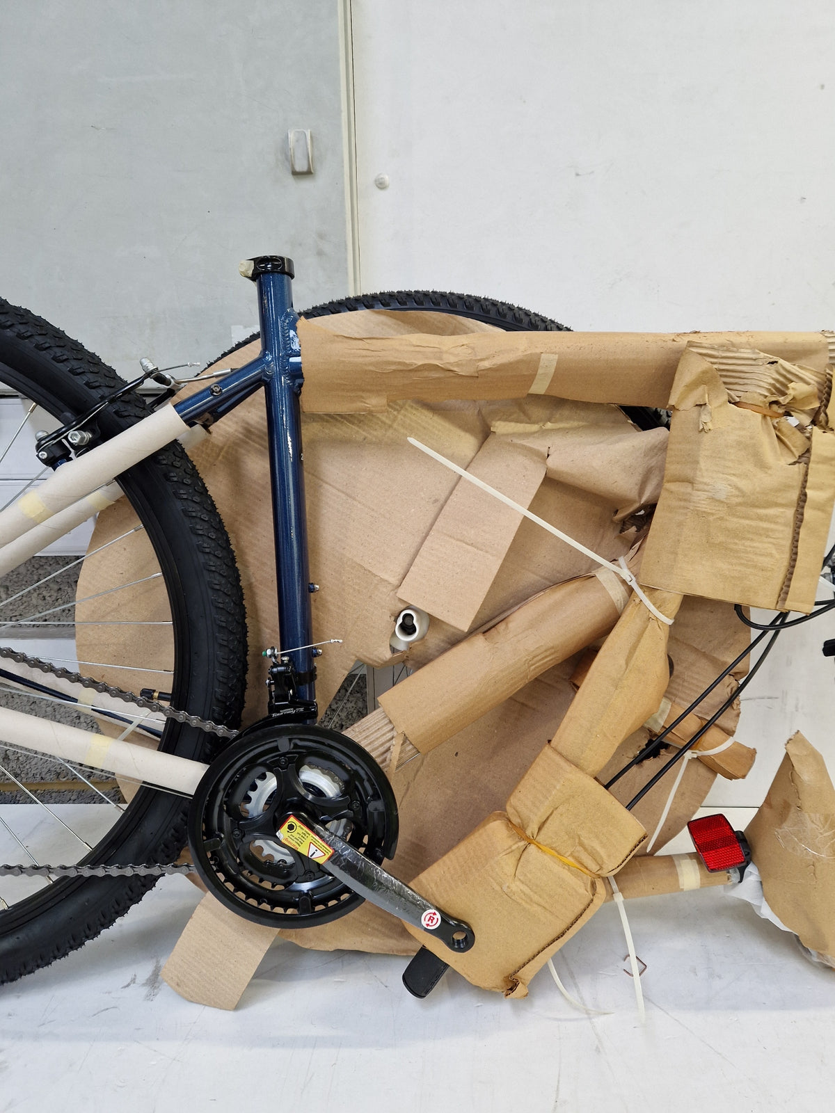 Apollo Phaze 18-Speed 27.5in Wheel Alloy Hardtail Mountain Bike Large - Blue