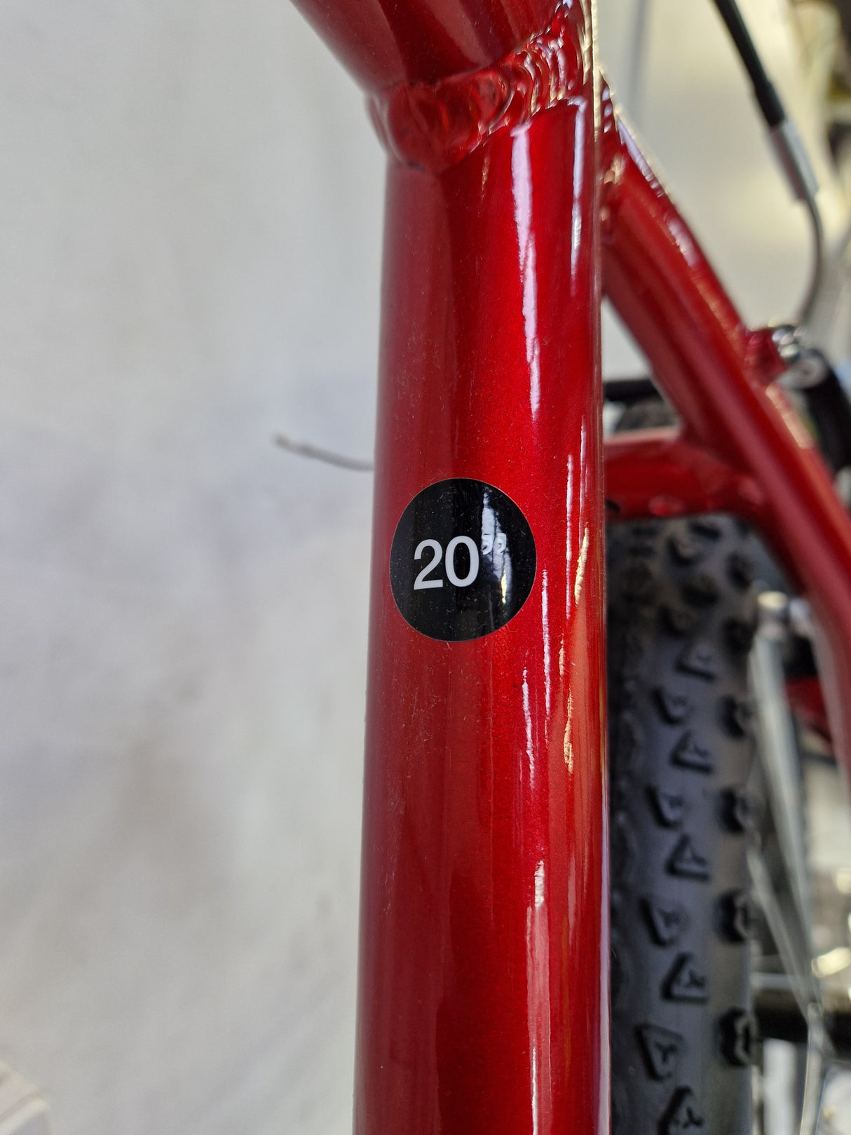 Apollo Phaze Red 18-Speed Men's Mountain Bike 27.5" Wheels - Large 20"