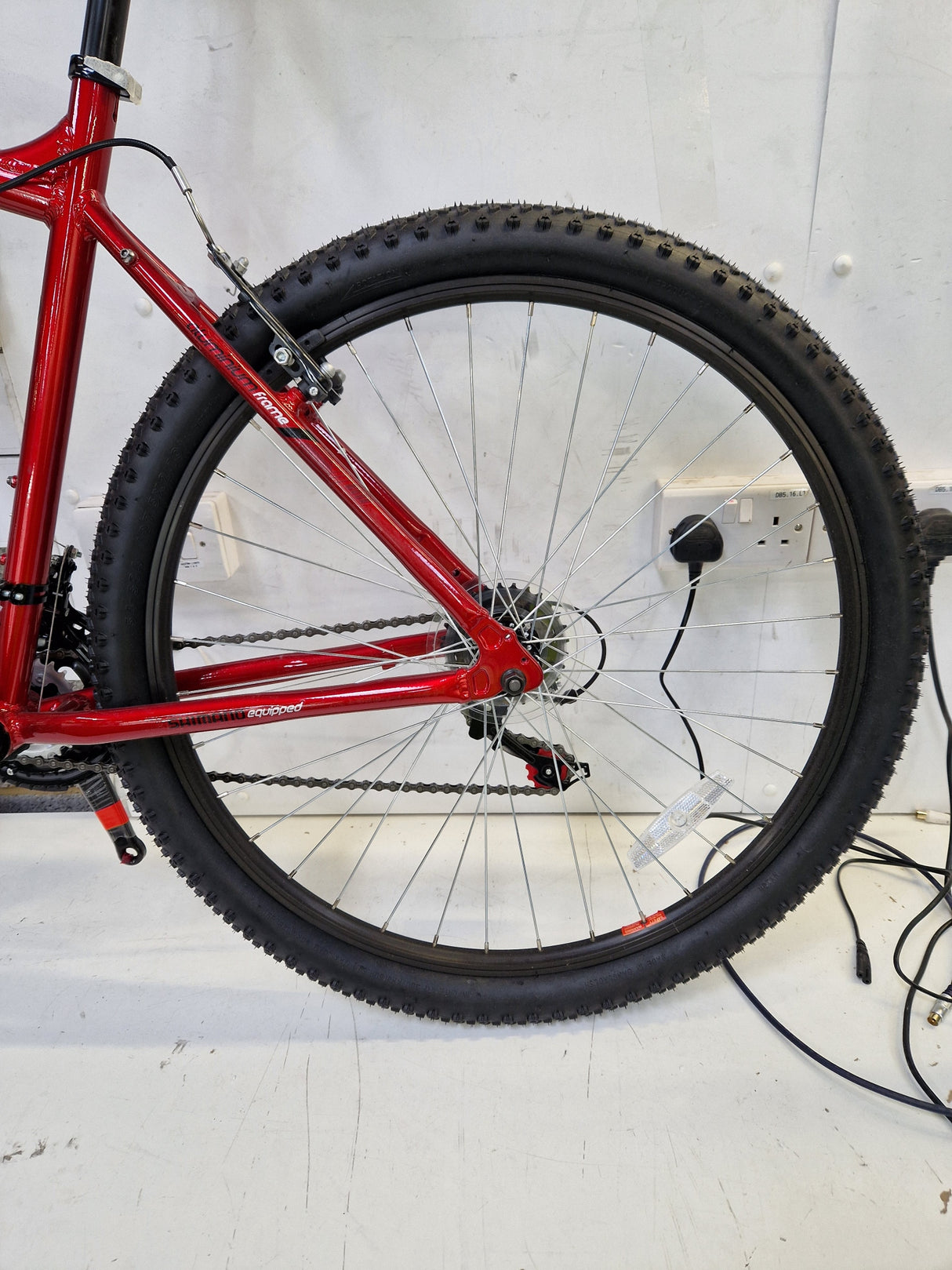 Apollo Phaze Red 18-Speed Men's Mountain Bike 27.5" Wheels - Large 20"