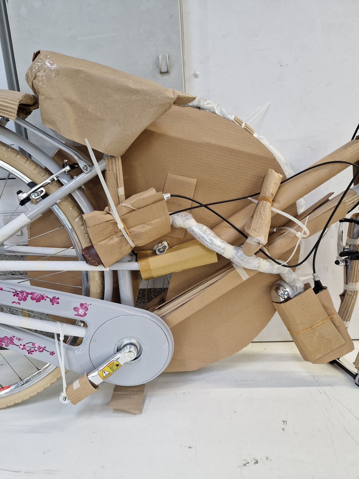 Pendleton Dalby Women's 3 Speed Hybrid Bike - Cherry Blossom - 19''- Medium