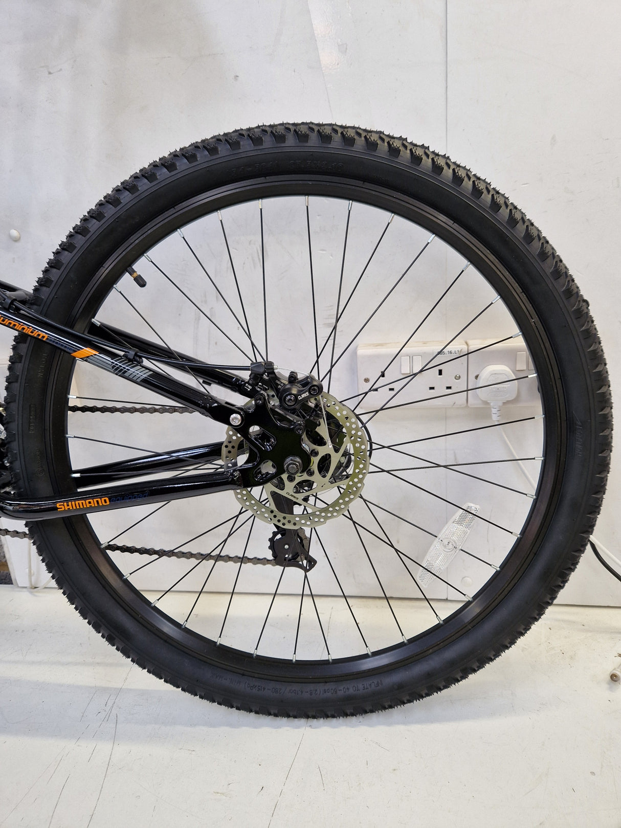 Apollo Gradient Mountain Bike 17in Medium 27.5in Disc Brake - Blue Orange