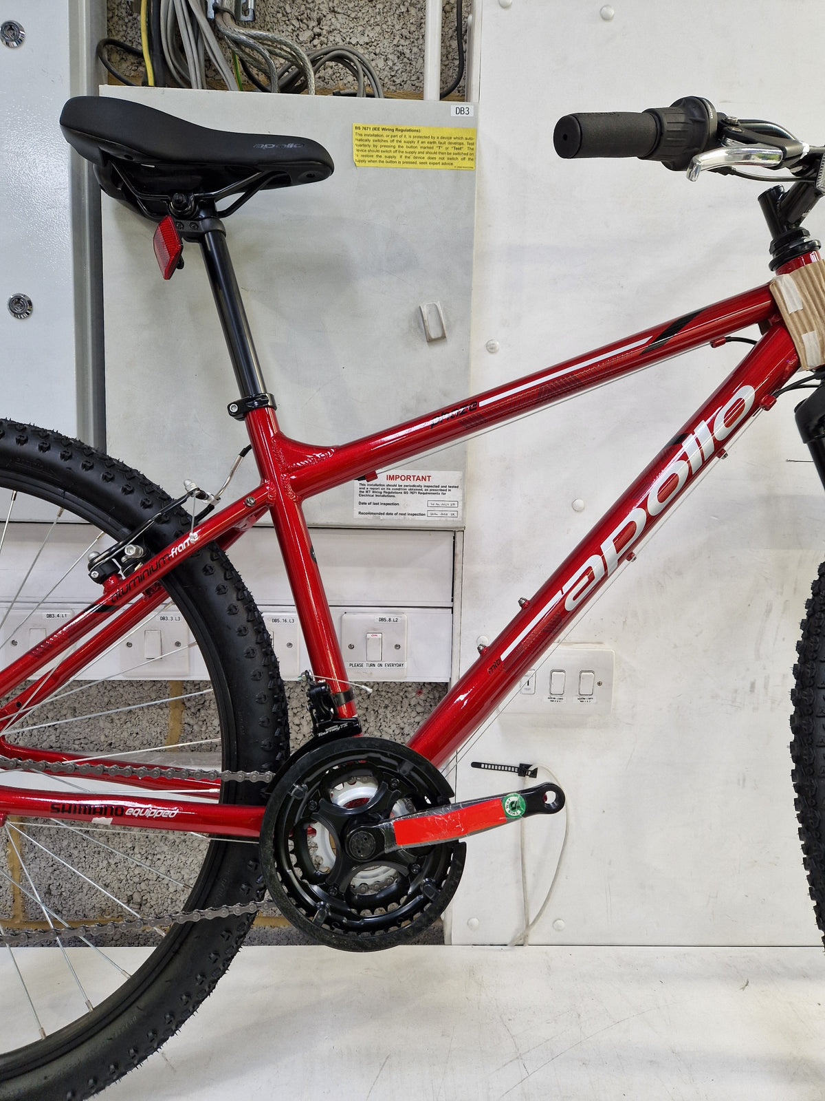 Apollo Phaze 2024 Men's 27.5in Hardtail Mountain Bike - 17in Medium - Red