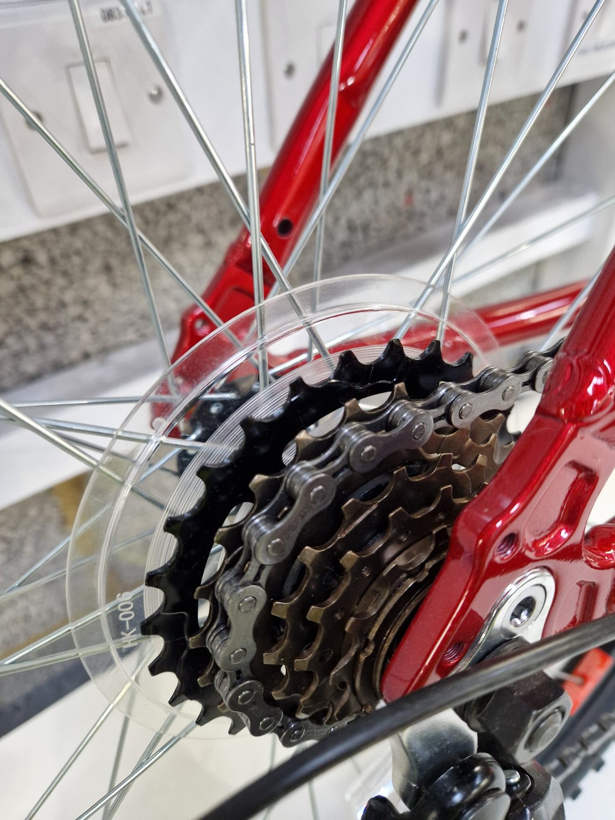 Apollo Phaze 18-Speed Men's Mountain Bike 27.5" Wheels - Large 20" Red