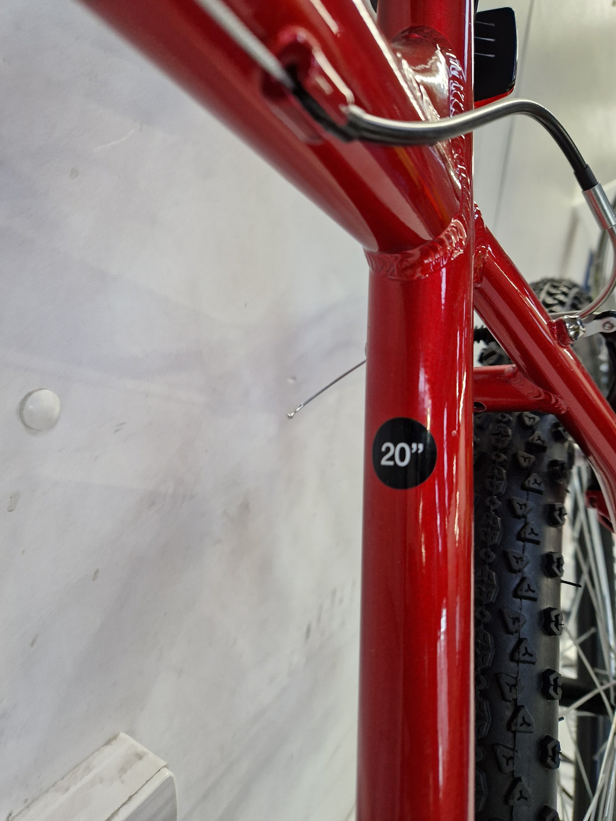 Apollo Phaze 18-Speed Men's Mountain Bike 27.5" Wheels - Large 20" Red