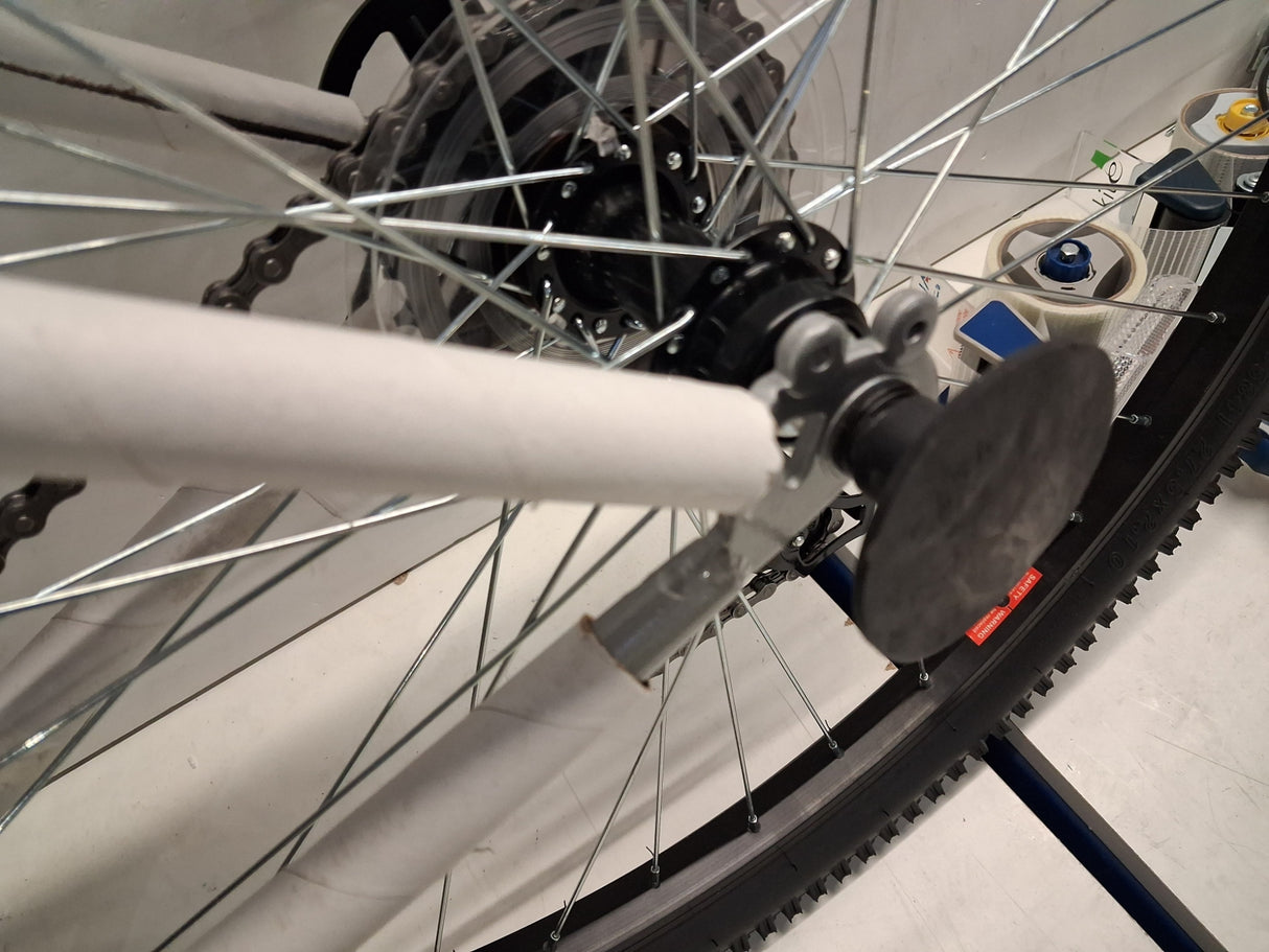 Apollo Twilight 18-Speed V-Brakes Womens Mountain Bike - Silver - Large 20''