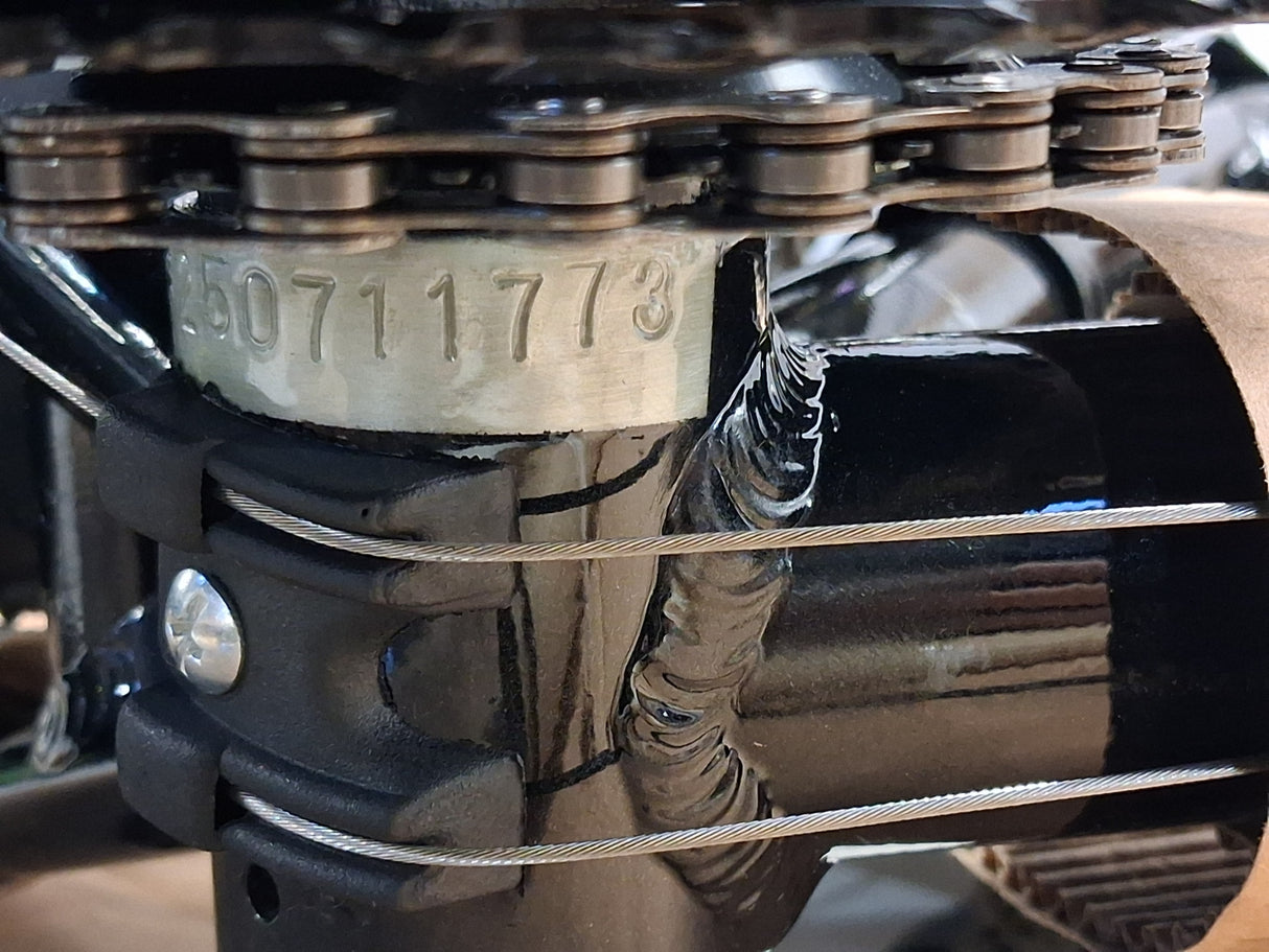 Apollo Evade Mens 21-Speed Age 14+ Disc Brake Mountain Bike - Black - Small