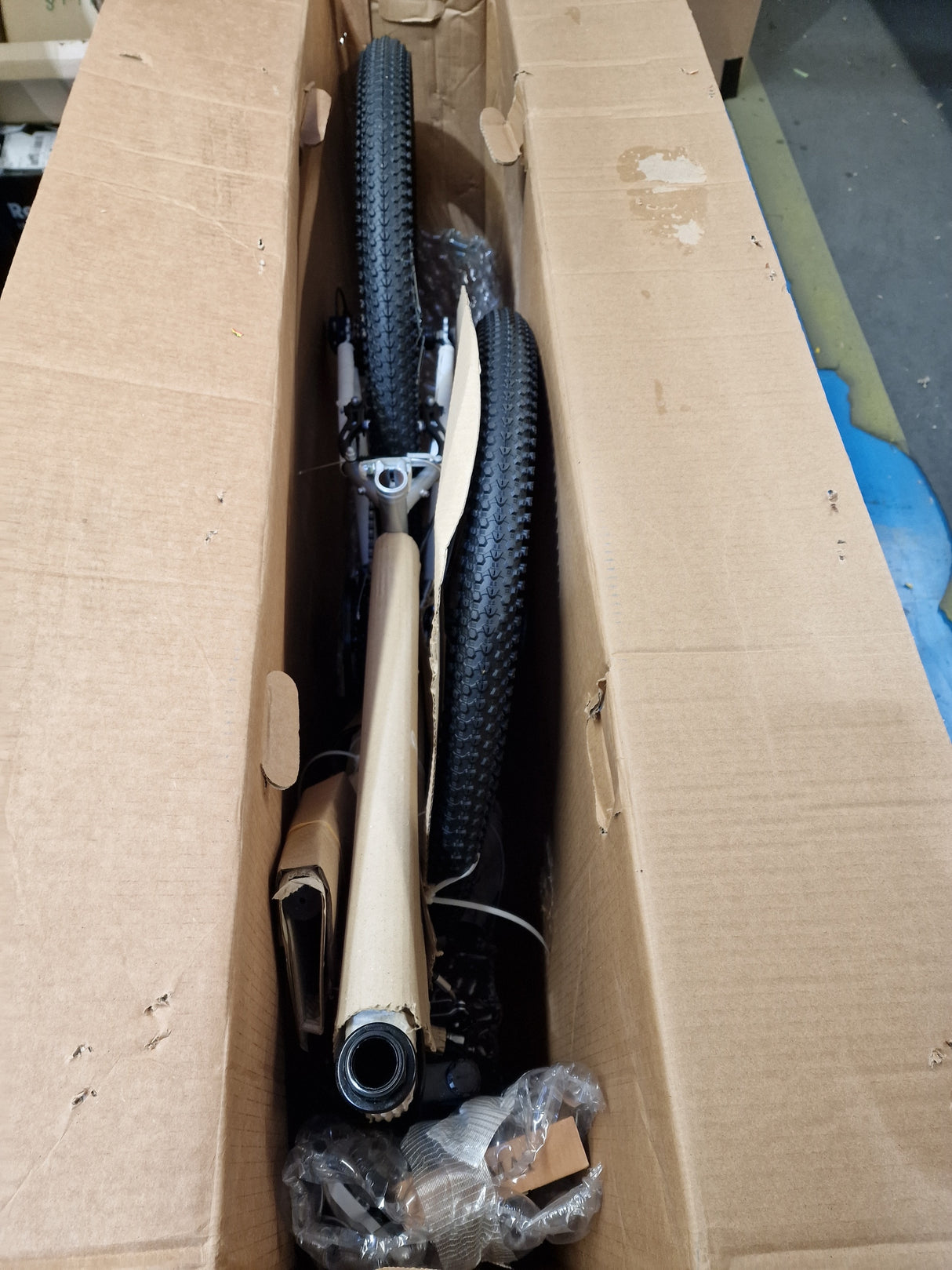 Apollo Twilight 18-Speed V-Brakes Womens Mountain Bike - Silver - Small