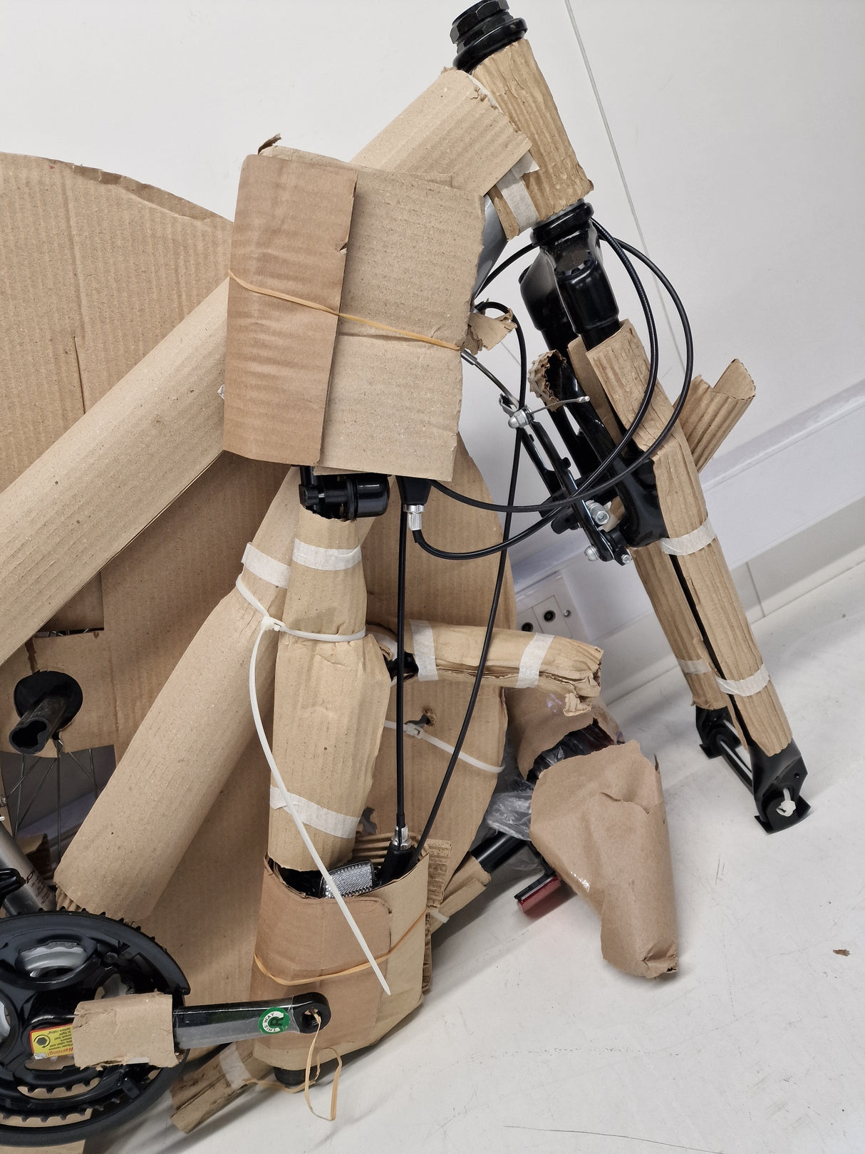 Apollo Twilight 18-Speed V-Brakes Womens Mountain Bike - Silver - Small