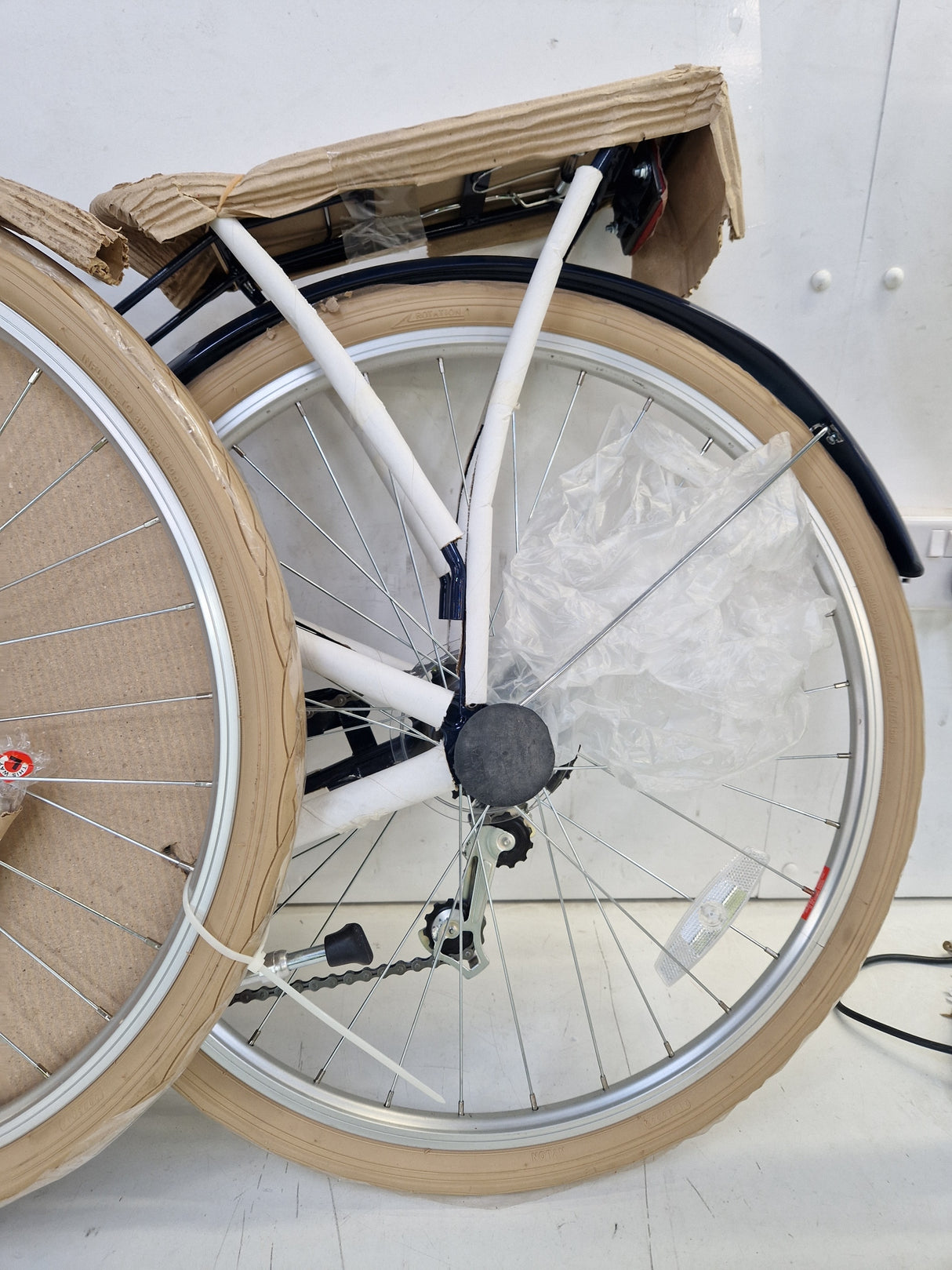 Pendleton Blossomby 26" Wheel V-Brakes 9-12 Years Junior Bike 9-12YR - Navy