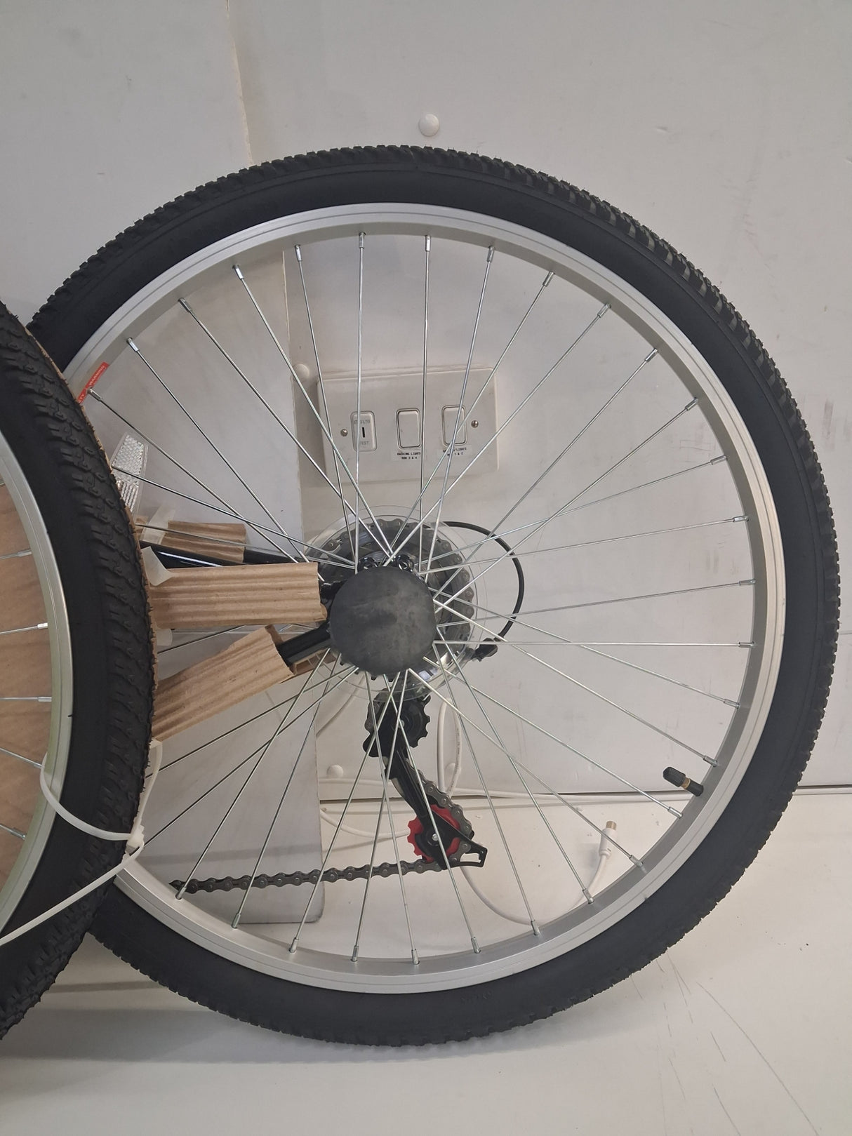 Apollo Vortice Junior 8-12 Years 24'' Wheel Hybrid Bike  - Black/Turquoise