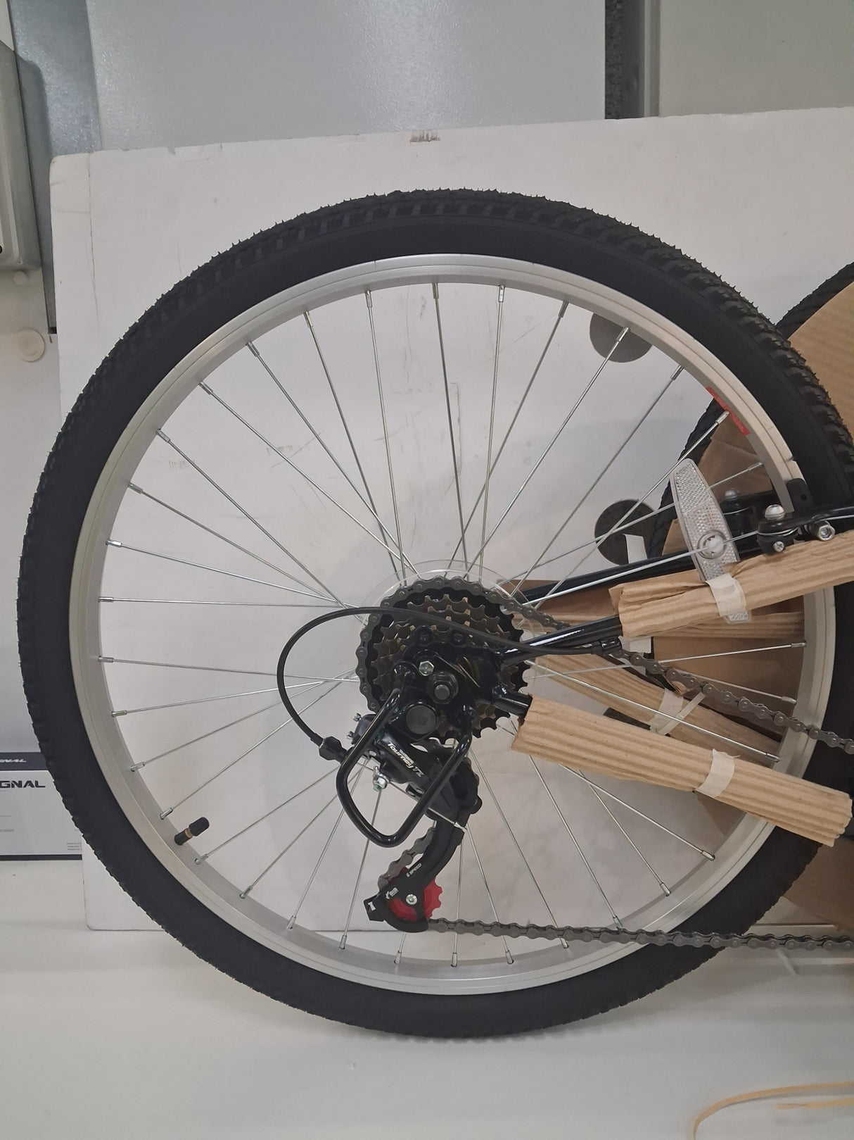 Apollo Vortice Junior 8-12 Years 24'' Wheel Hybrid Bike  - Black/Turquoise